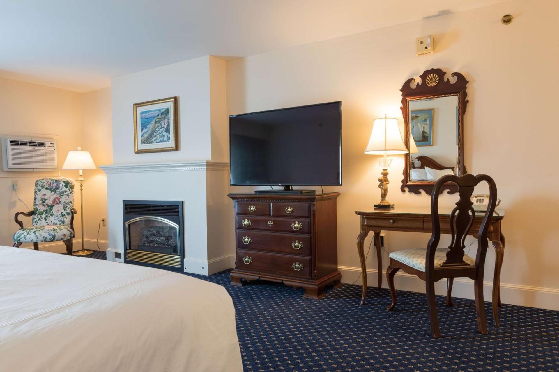Bluenose Inn - Bar Harbor Collection photo 19