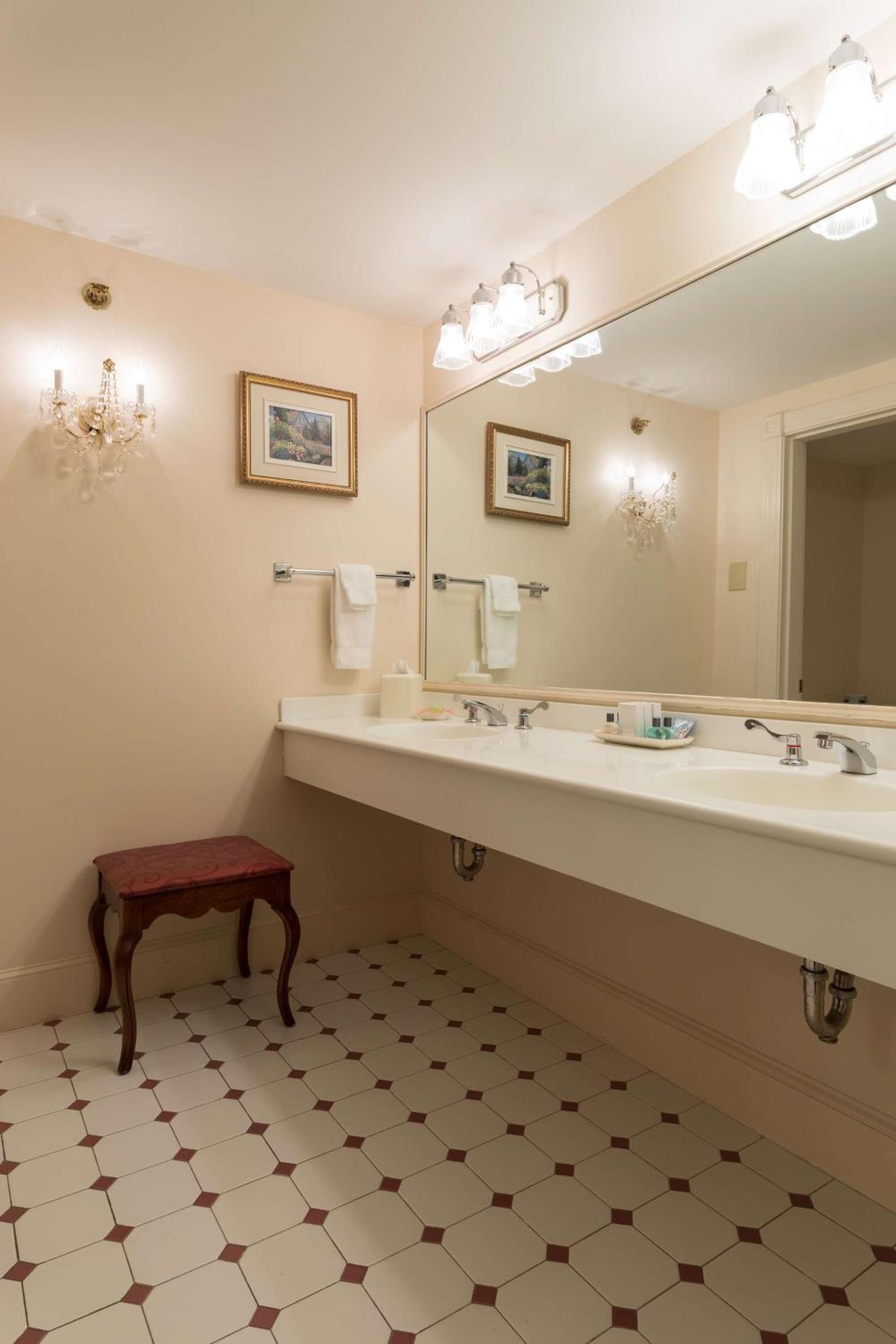 Bluenose Inn - Bar Harbor Collection photo 31