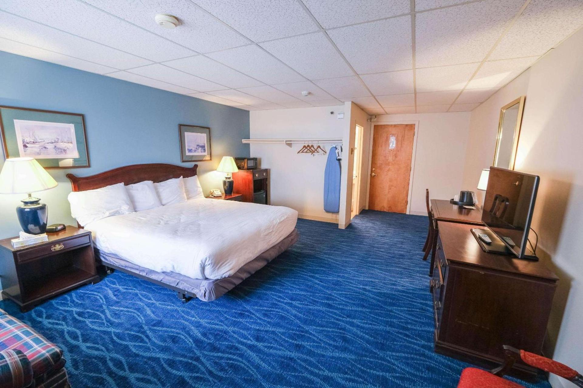 Boothbay Harbor Inn photo 13