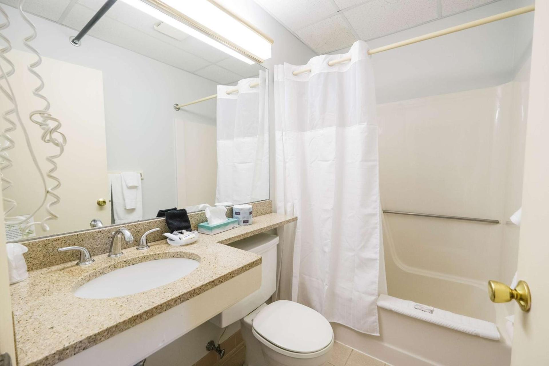 Boothbay Harbor Inn photo 19