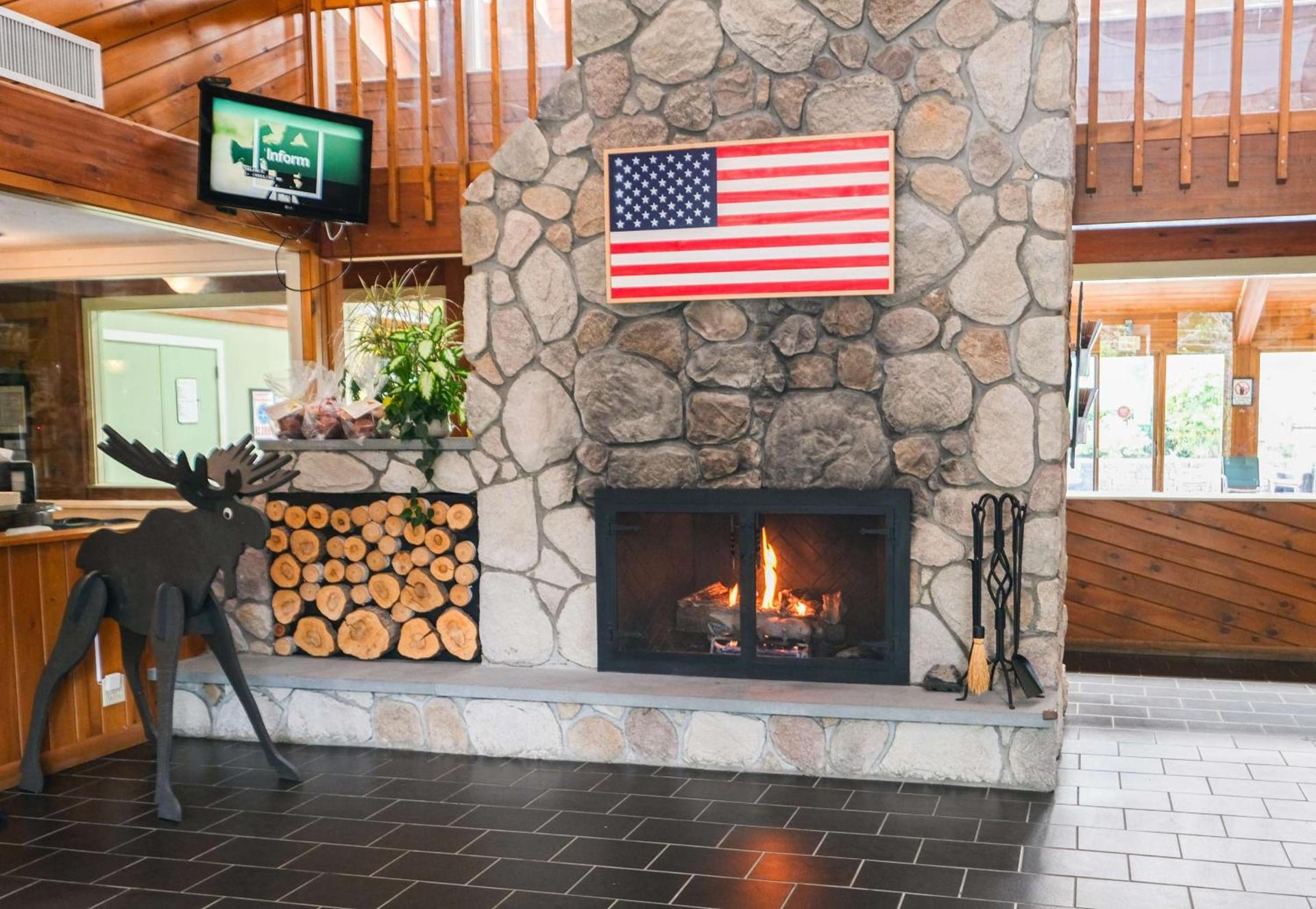 Fireside Inn & Suites Gilford photo 3