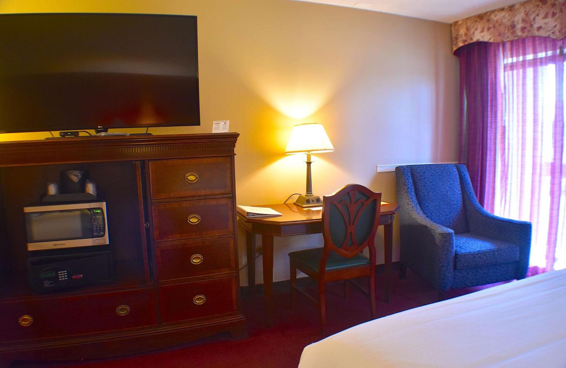Fireside Inn & Suites Gilford photo 10