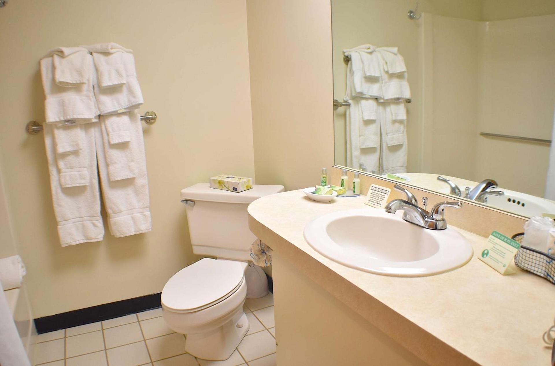 Fireside Inn & Suites Gilford photo 13