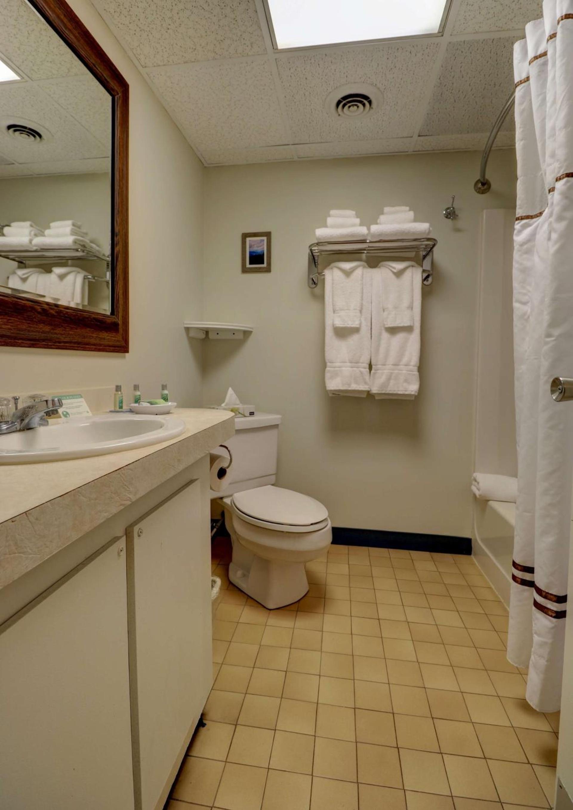 Fireside Inn & Suites Gilford photo 15