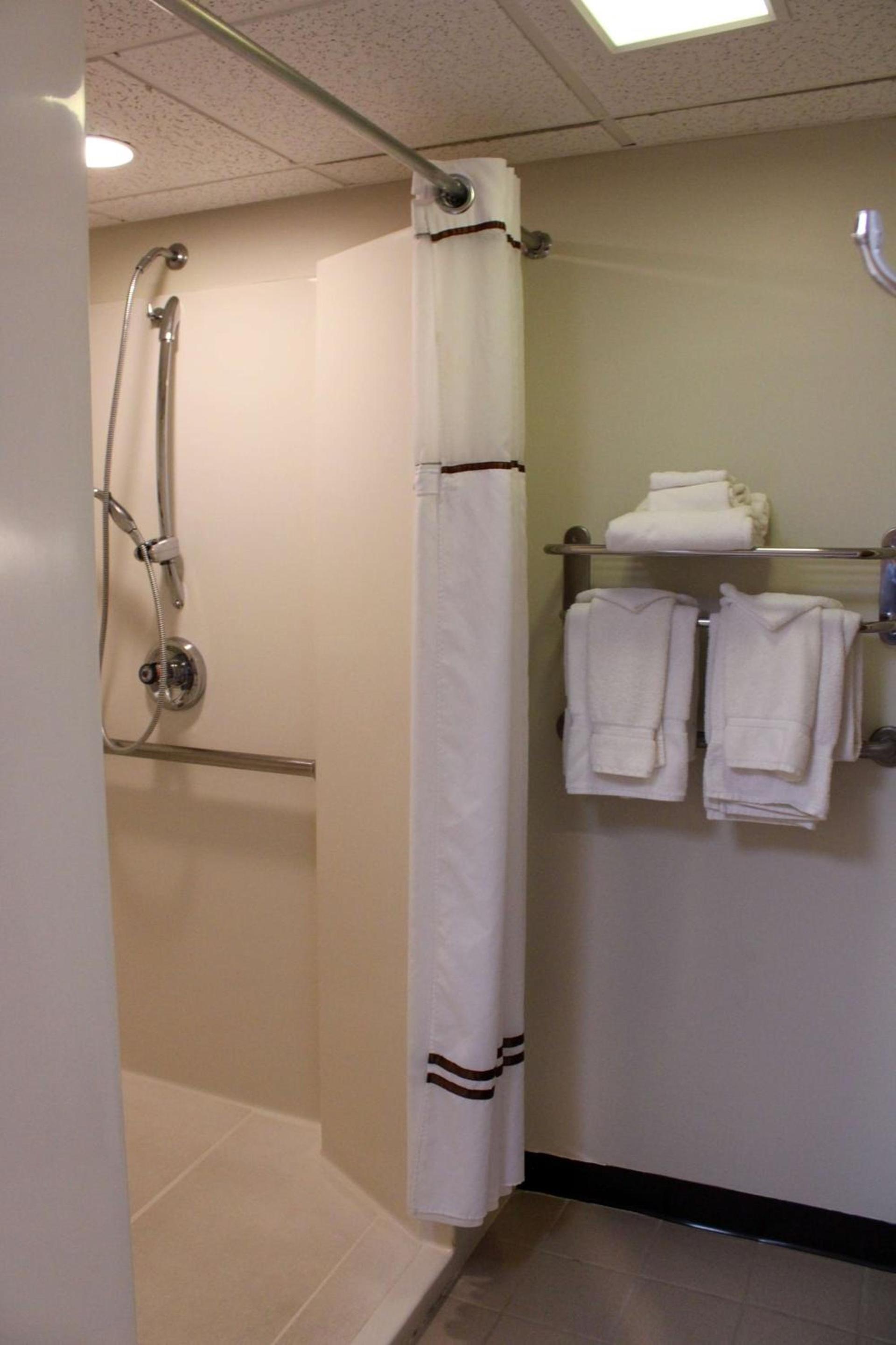 Fireside Inn & Suites Gilford photo 20