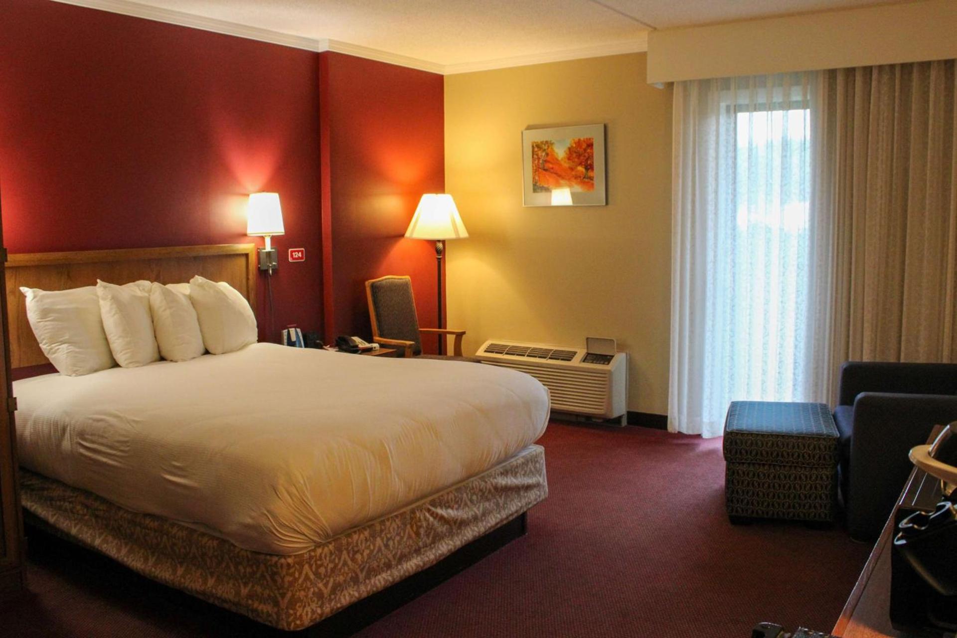 Fireside Inn & Suites Gilford photo 22
