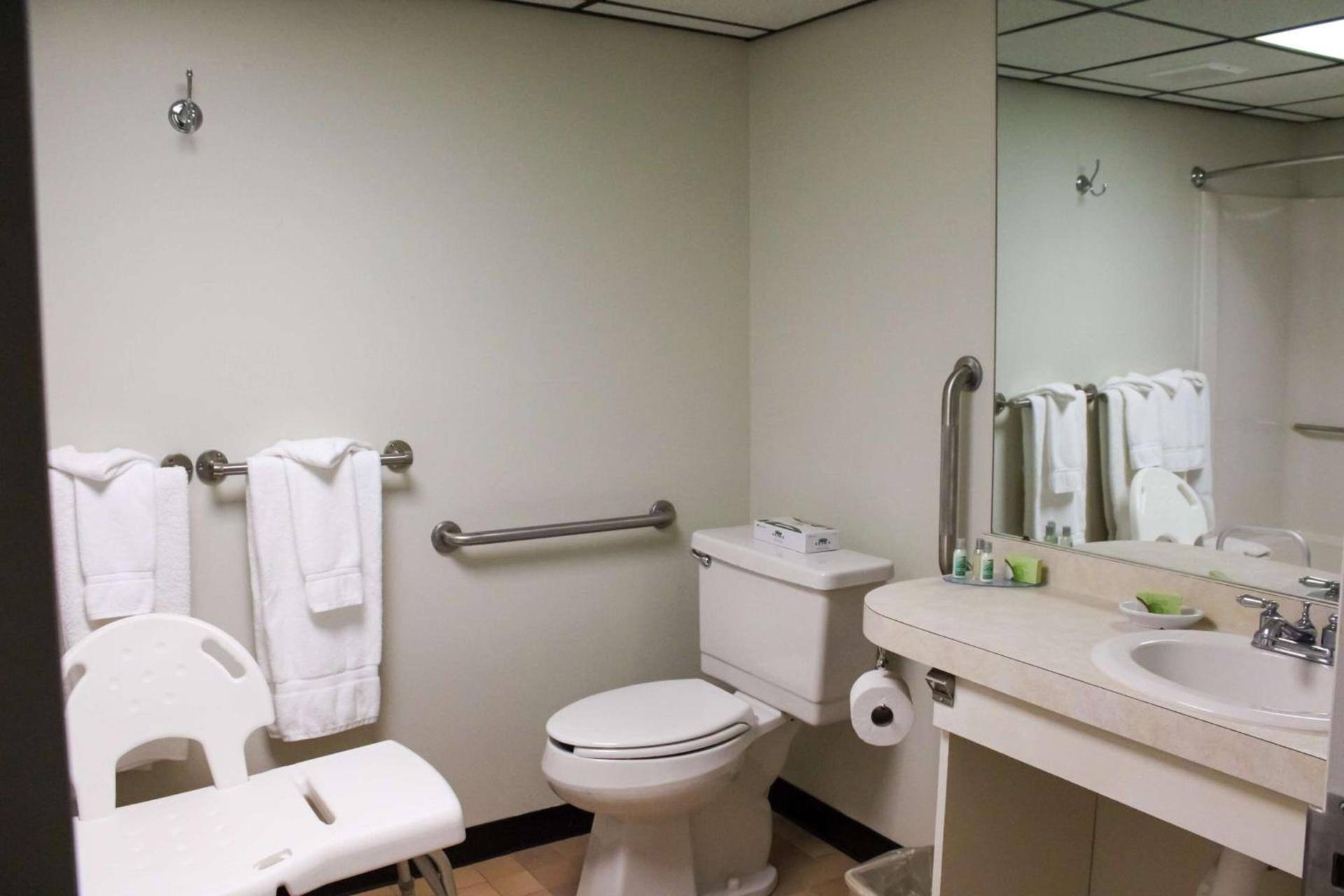 Fireside Inn & Suites Gilford photo 25