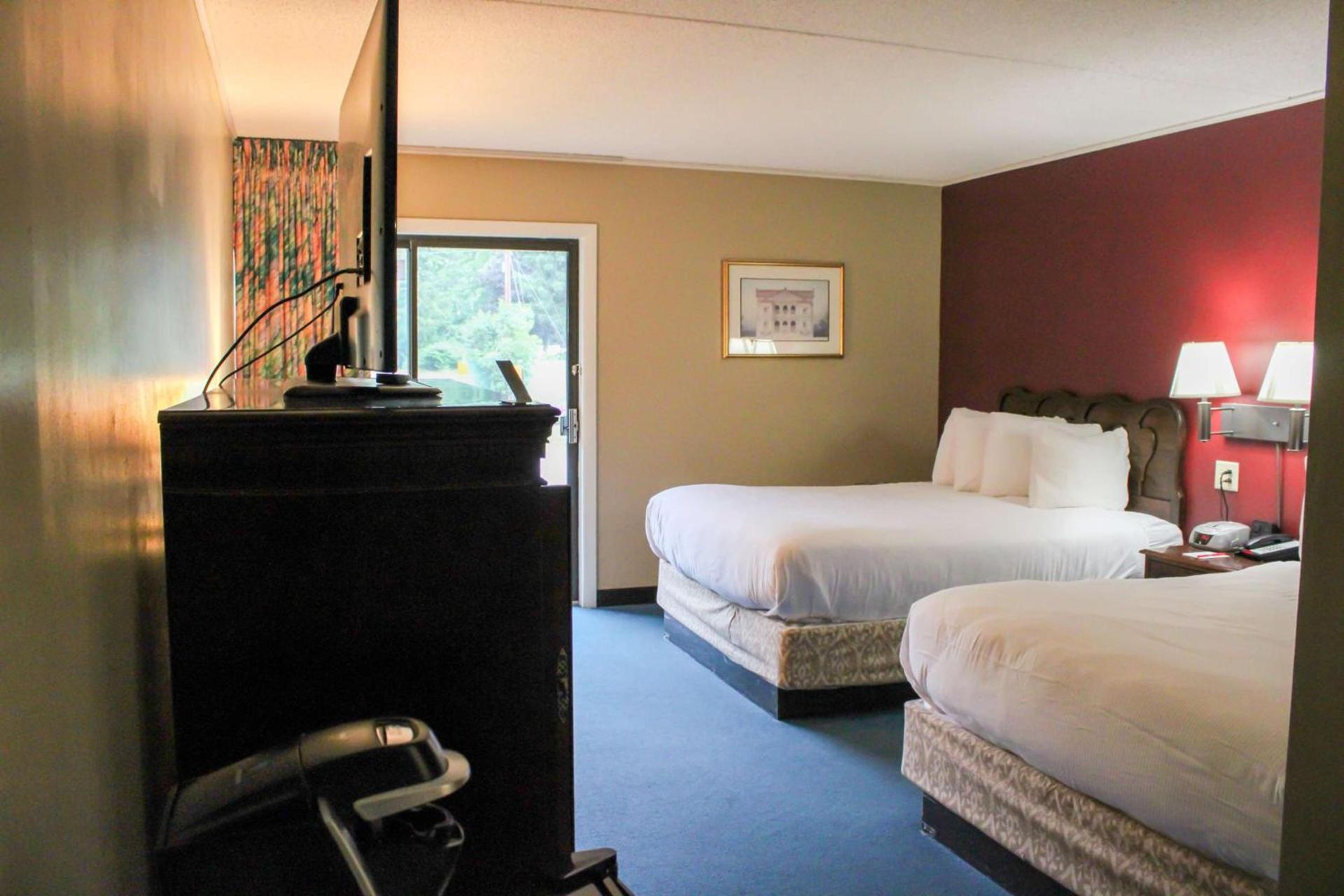 Fireside Inn & Suites Gilford photo 28