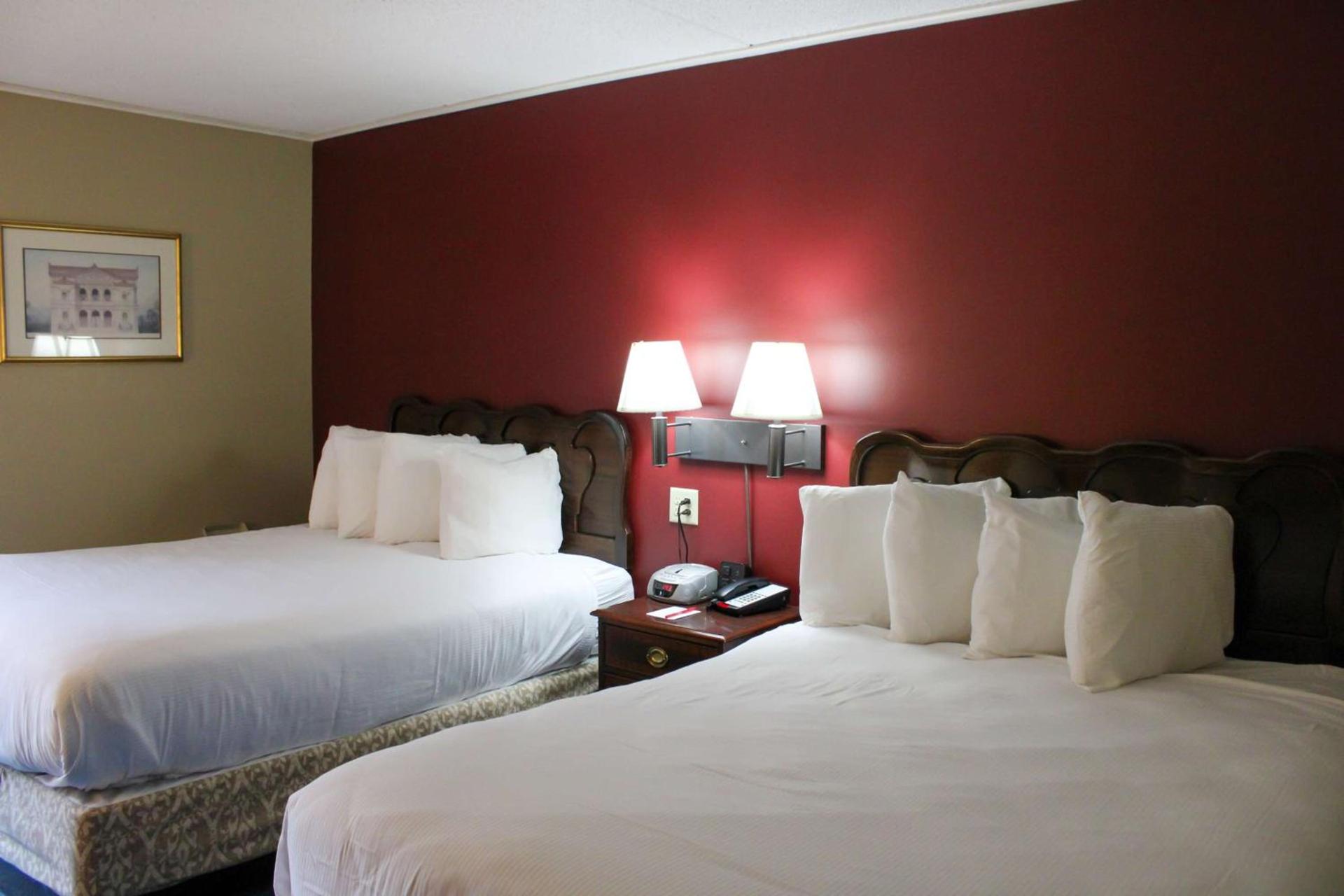Fireside Inn & Suites Gilford photo 31