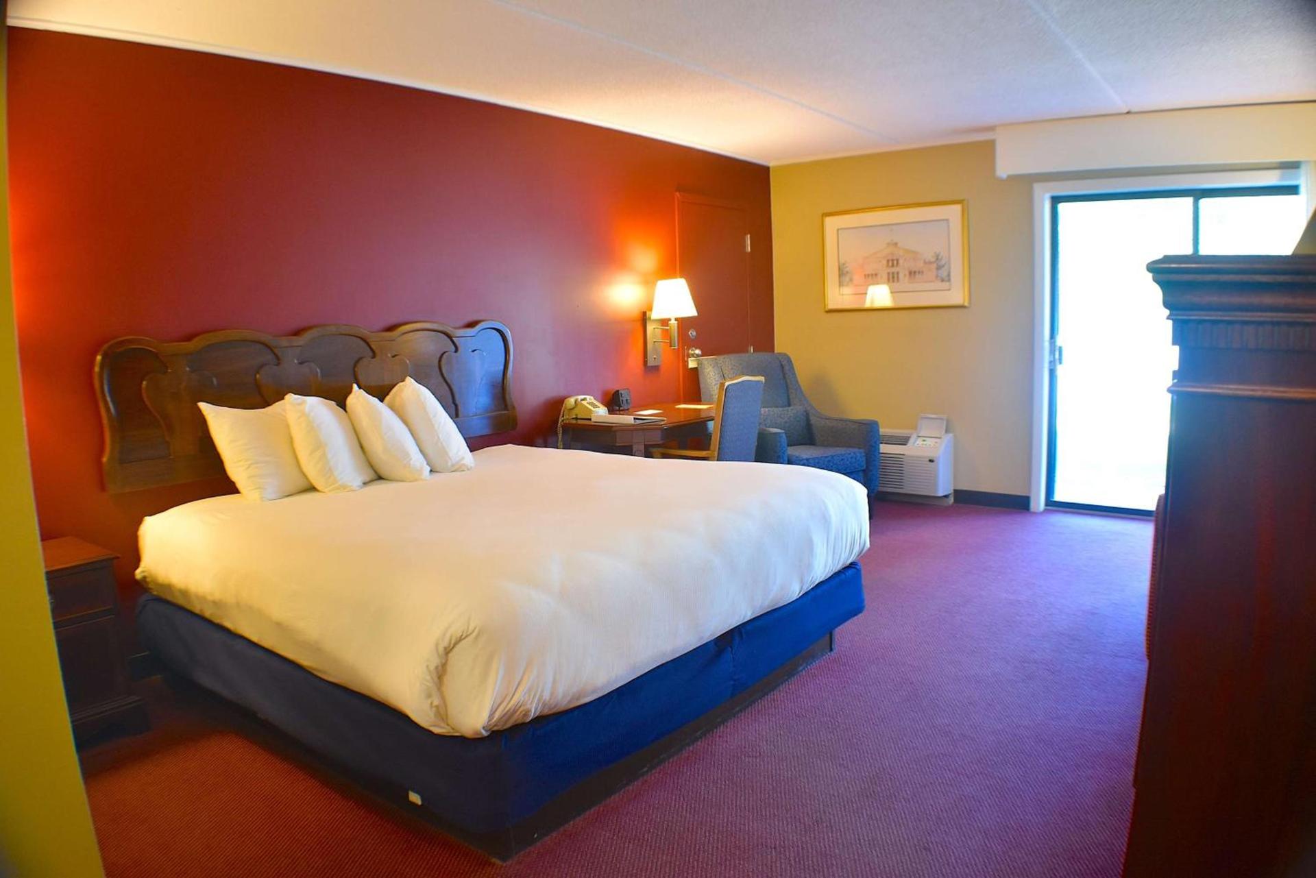 Fireside Inn & Suites Gilford photo 32