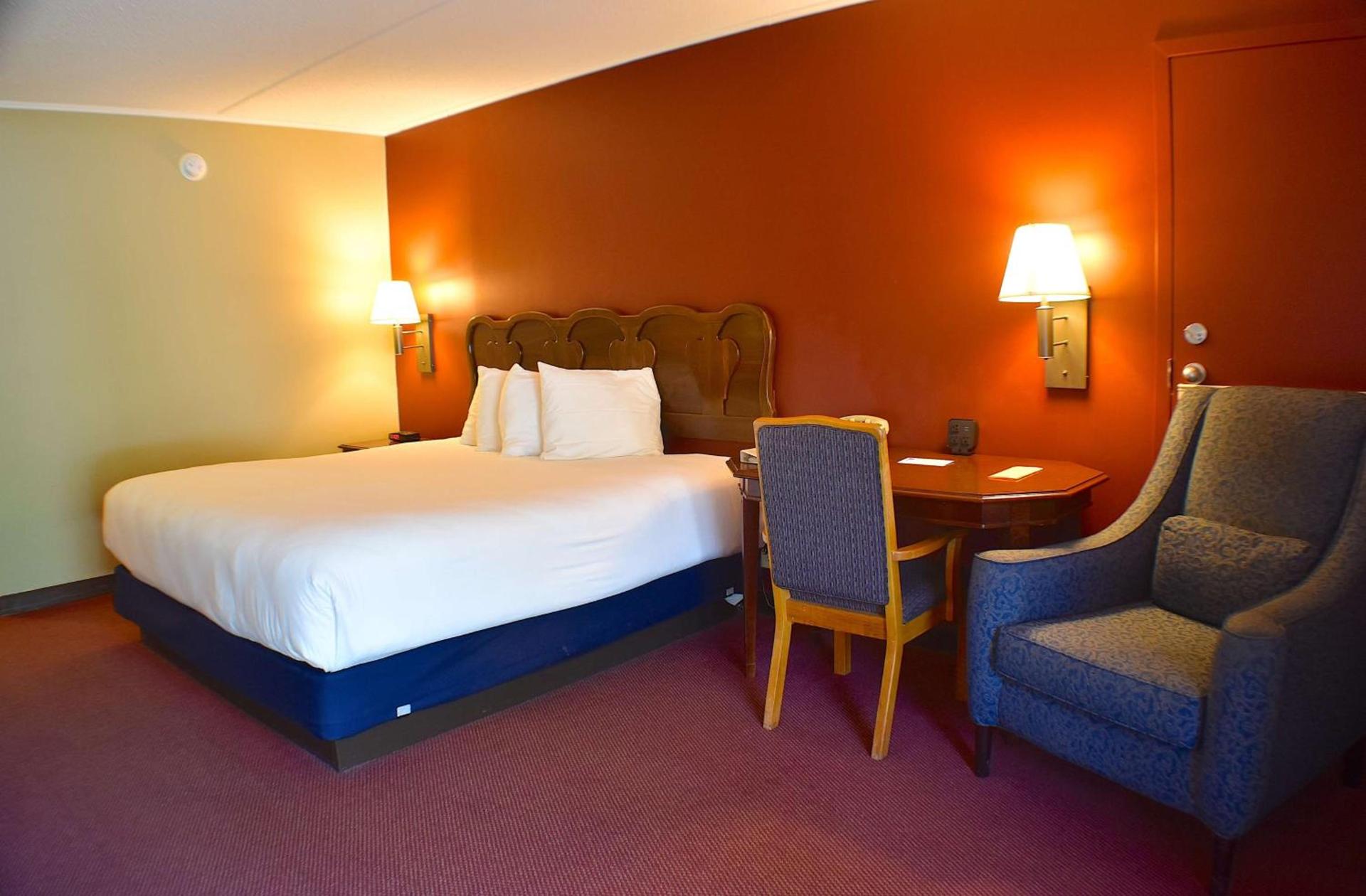 Fireside Inn & Suites Gilford photo 34