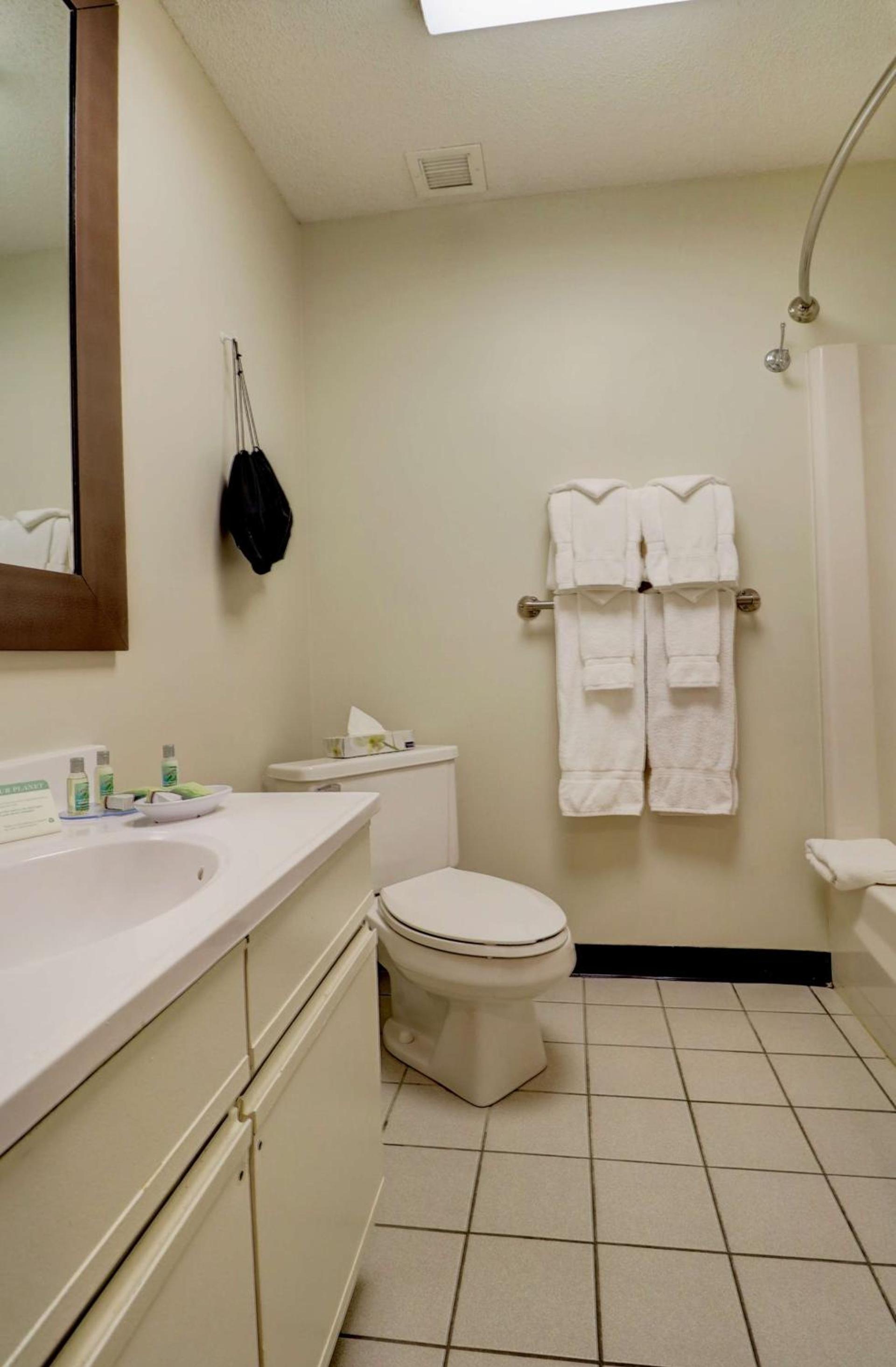 Fireside Inn & Suites Gilford photo 42