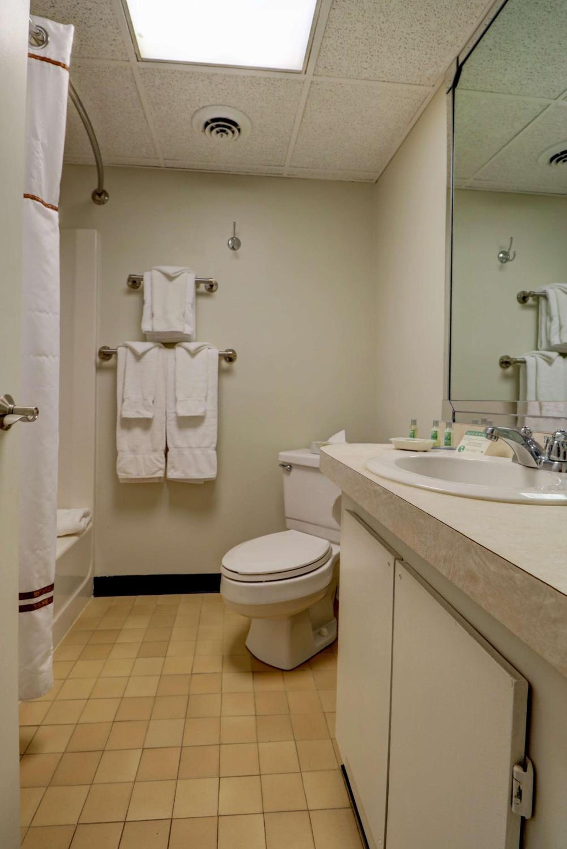 Fireside Inn & Suites Gilford photo 52