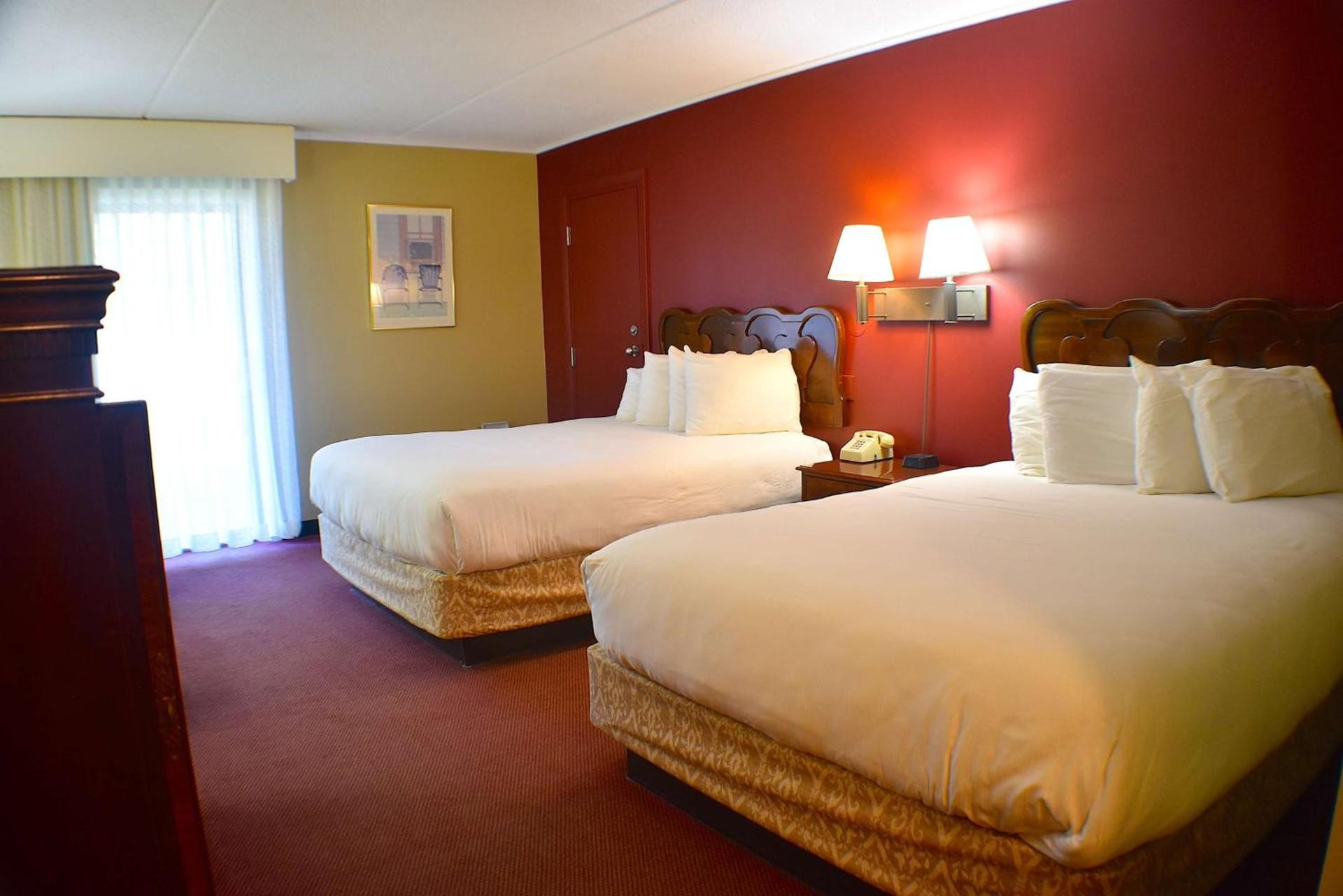 Fireside Inn & Suites Gilford photo 59