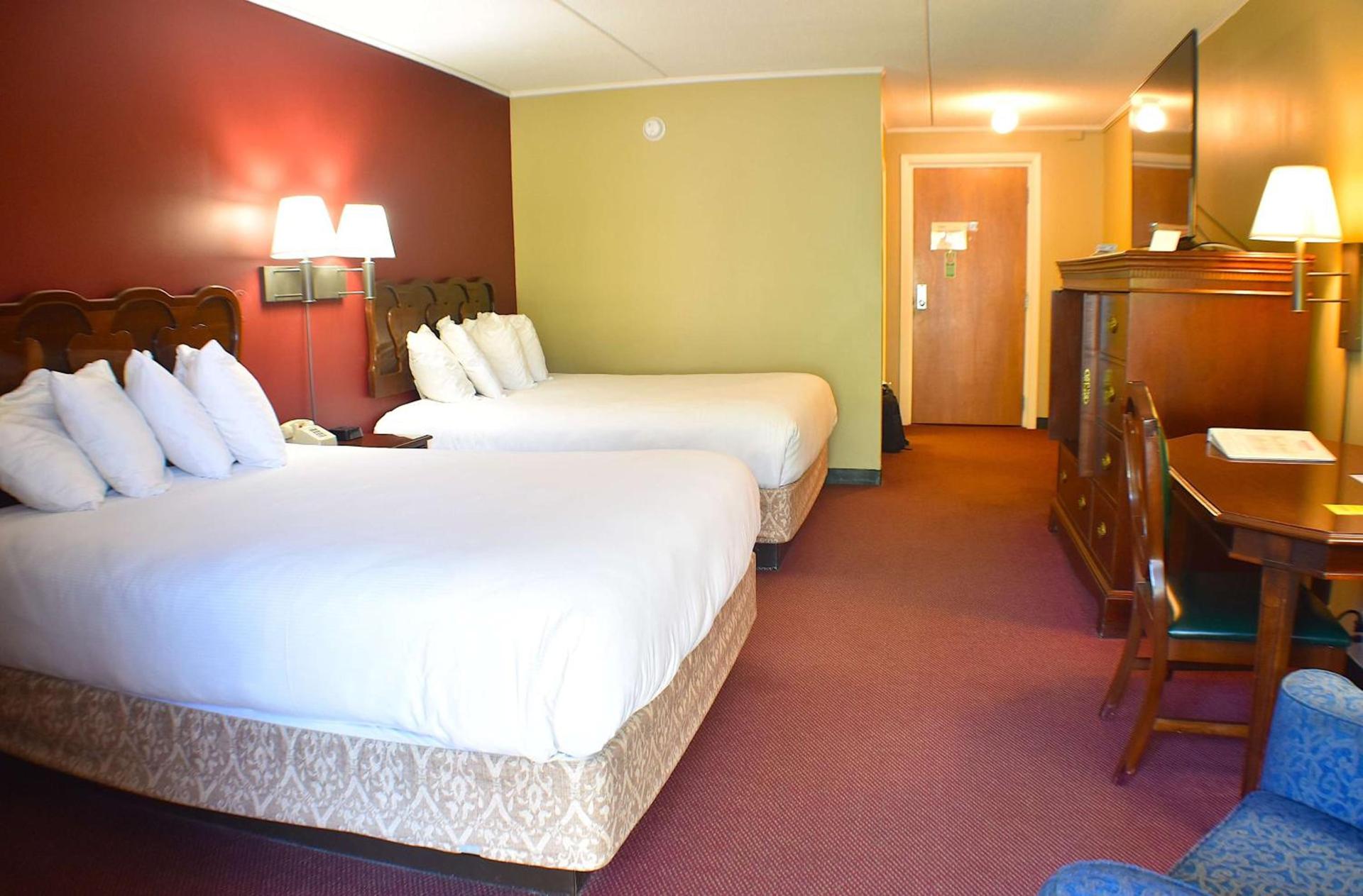 Fireside Inn & Suites Gilford photo 62