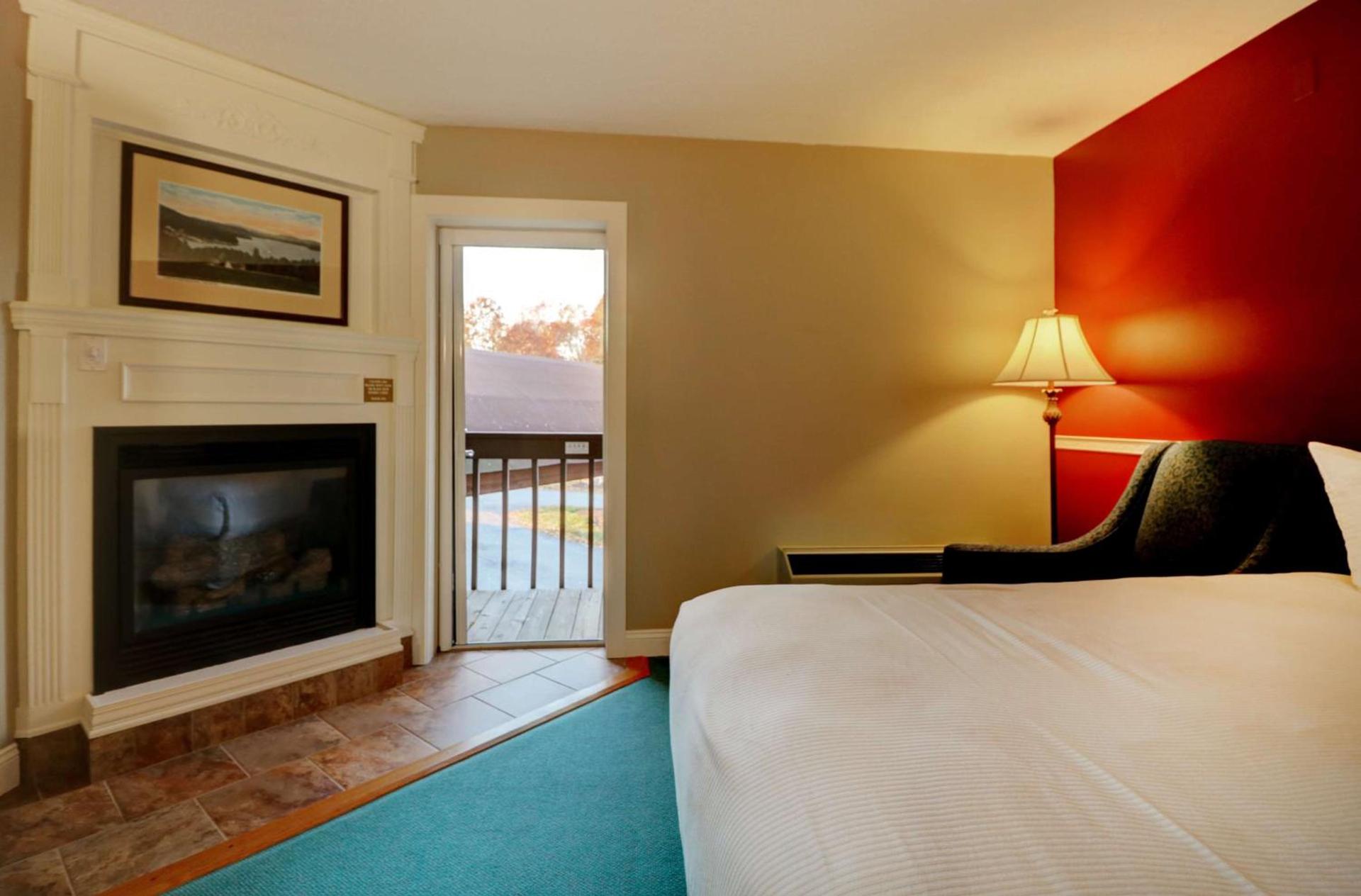 Fireside Inn & Suites Gilford photo 68