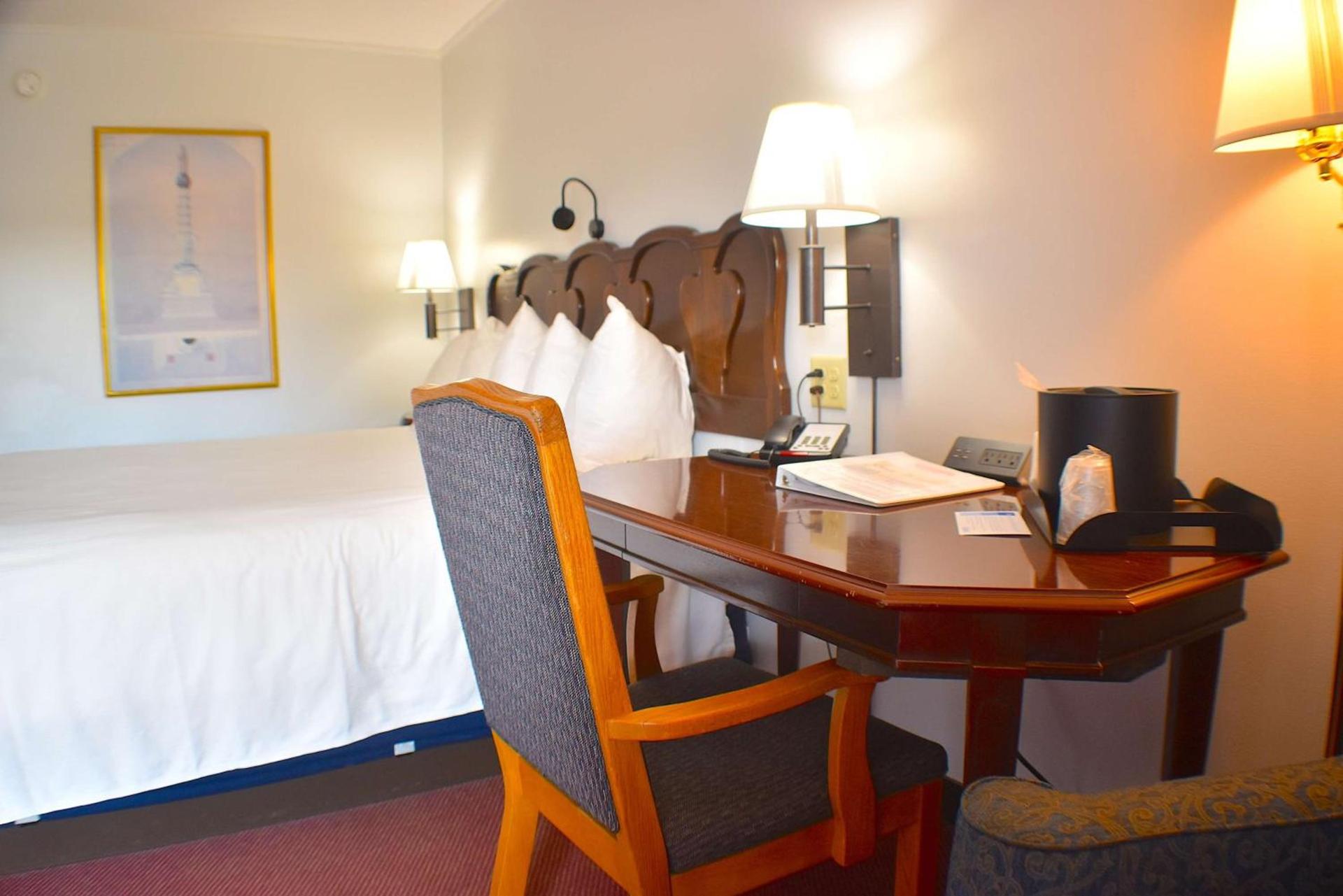 Fireside Inn & Suites Gilford photo 75