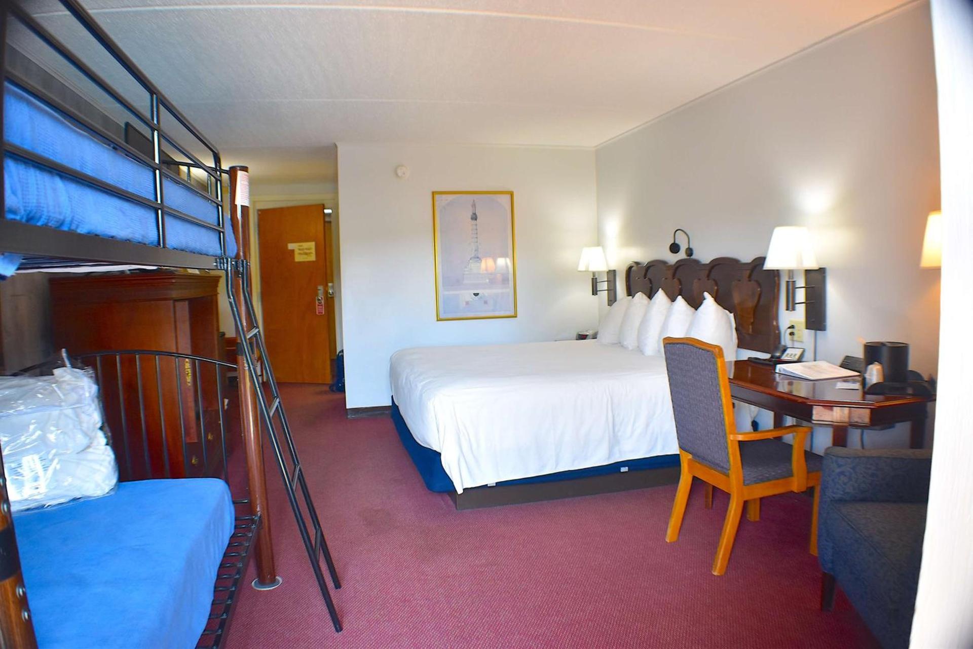 Fireside Inn & Suites Gilford photo 73