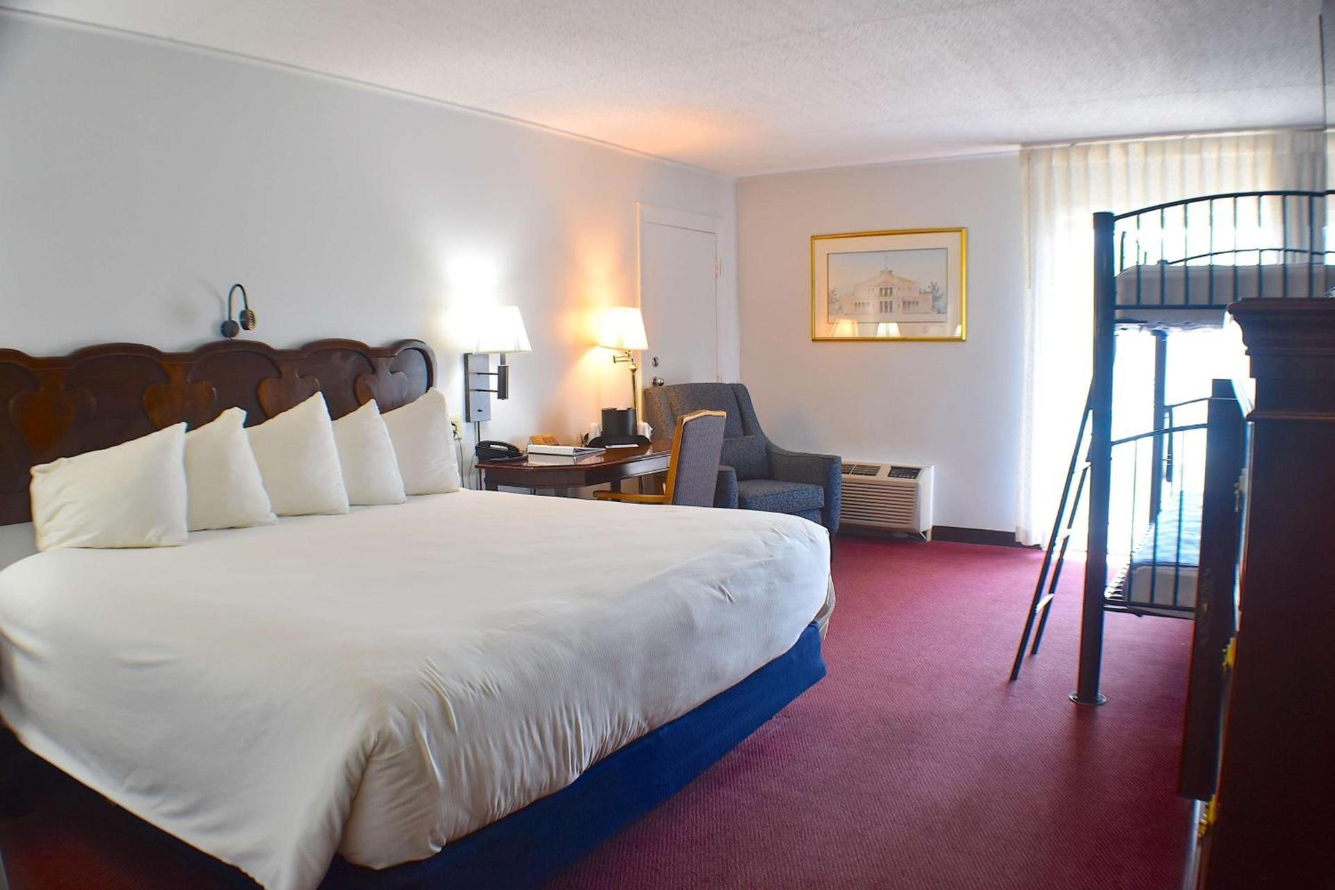 Fireside Inn & Suites Gilford photo 70