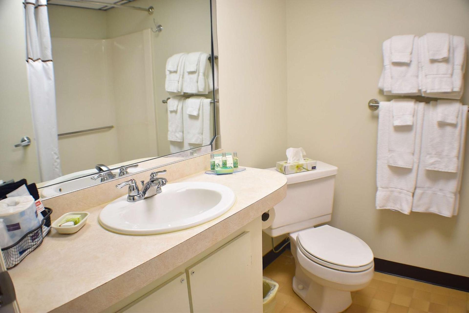 Fireside Inn & Suites Gilford photo 76