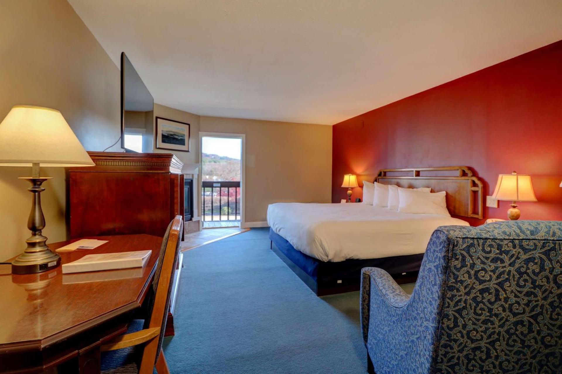 Fireside Inn & Suites Gilford photo 77