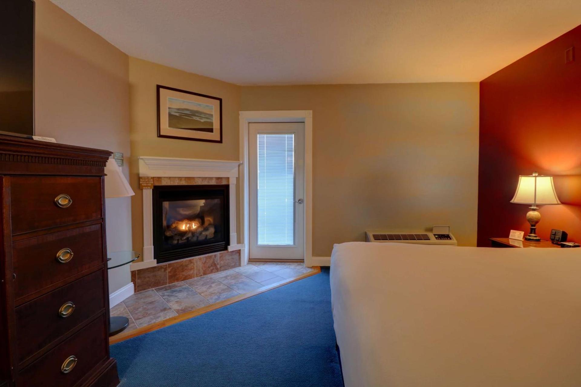 Fireside Inn & Suites Gilford photo 81