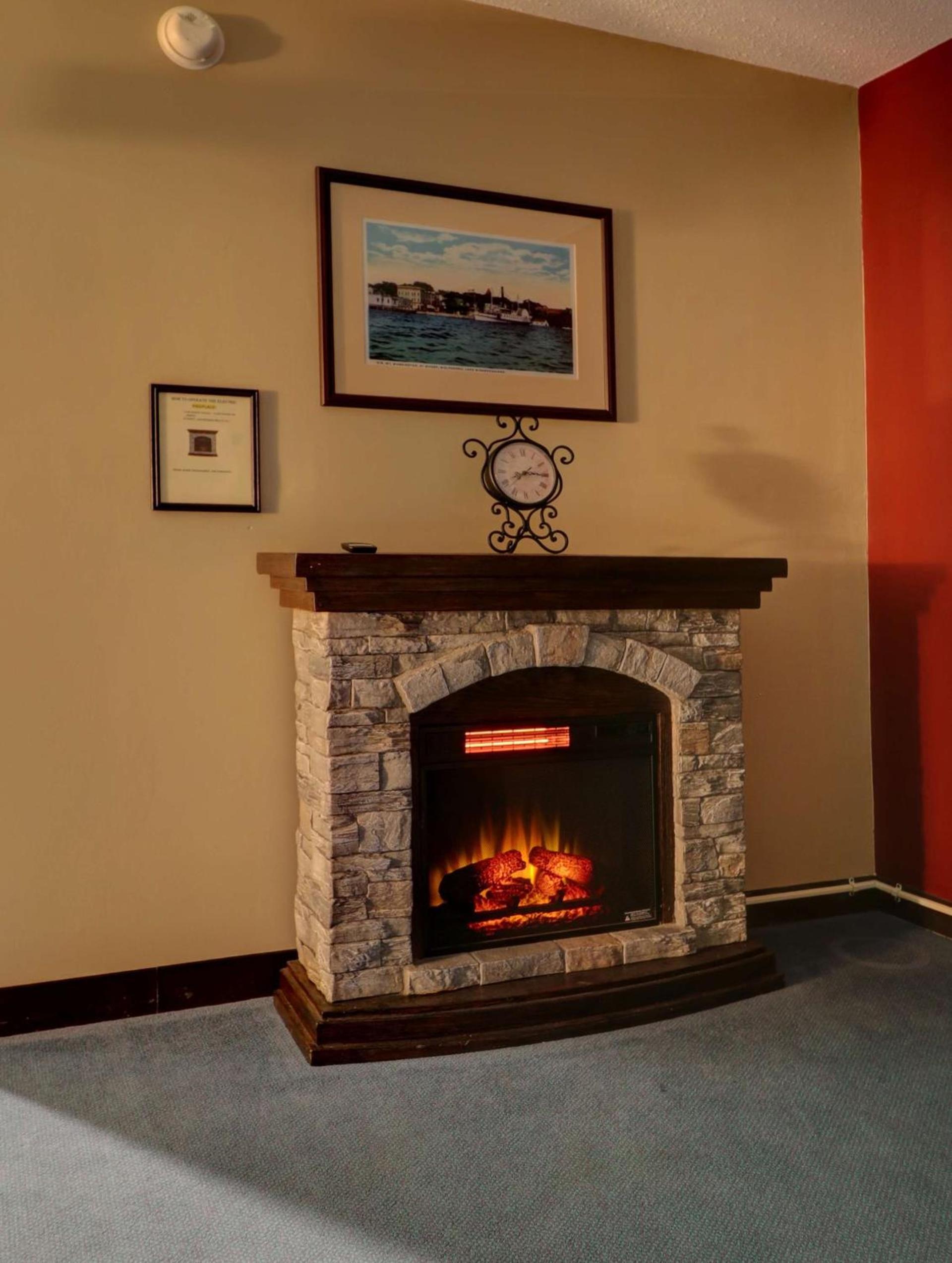 Fireside Inn & Suites Gilford photo 87
