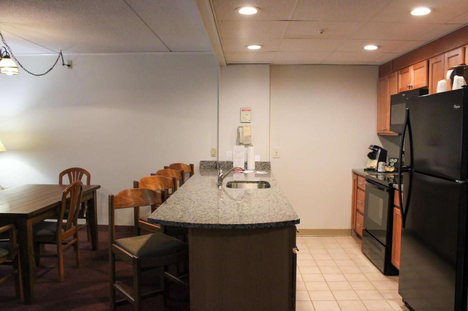 Fireside Inn & Suites Gilford photo 100