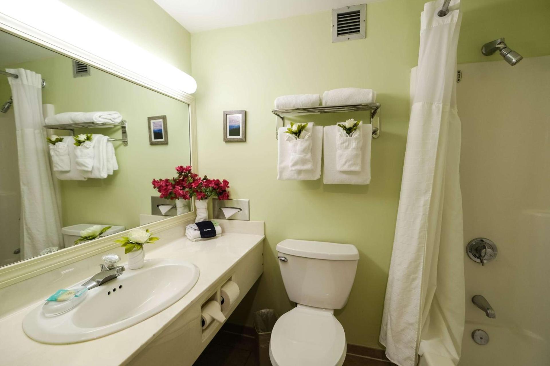 Fireside Inn & Suites West Lebanon photo 18