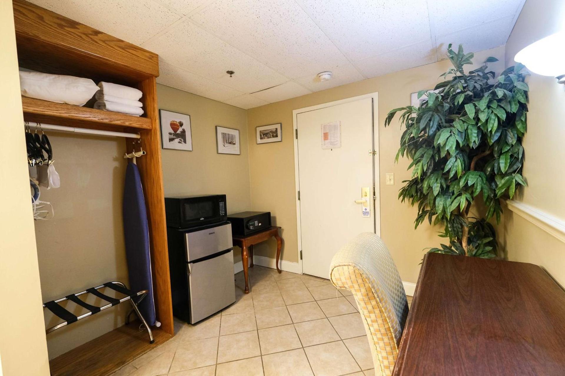 Fireside Inn & Suites West Lebanon photo 22