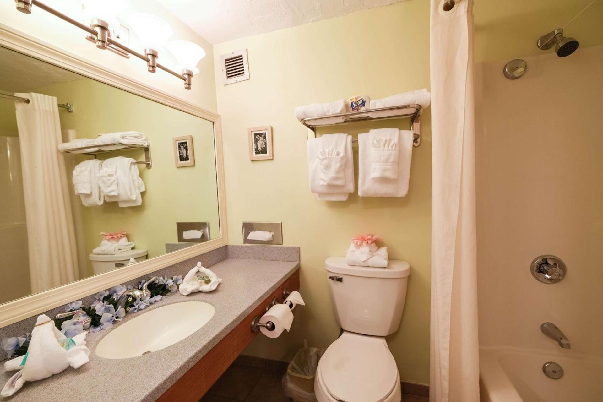Fireside Inn & Suites West Lebanon photo 24