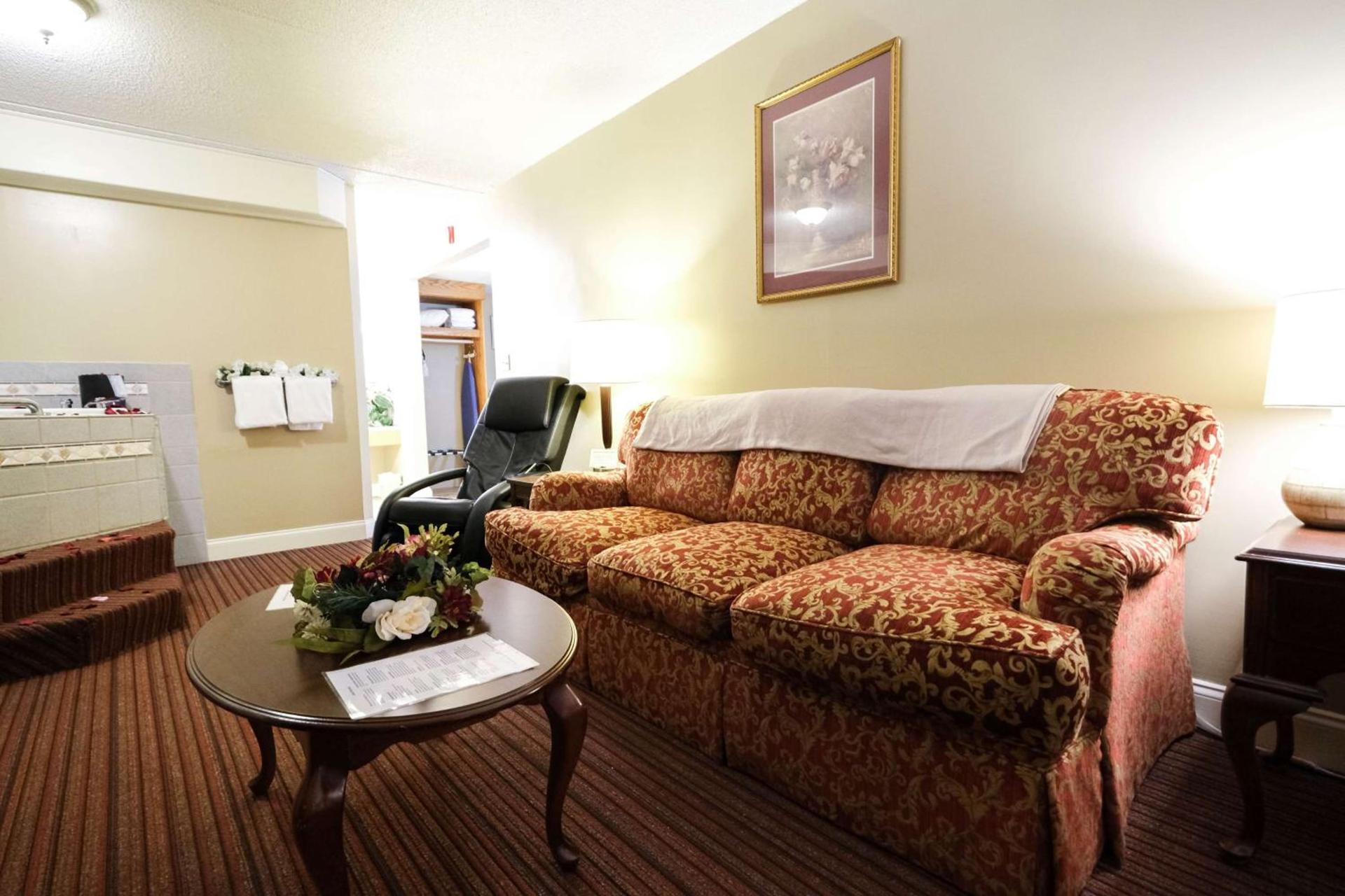 Fireside Inn & Suites West Lebanon photo 31