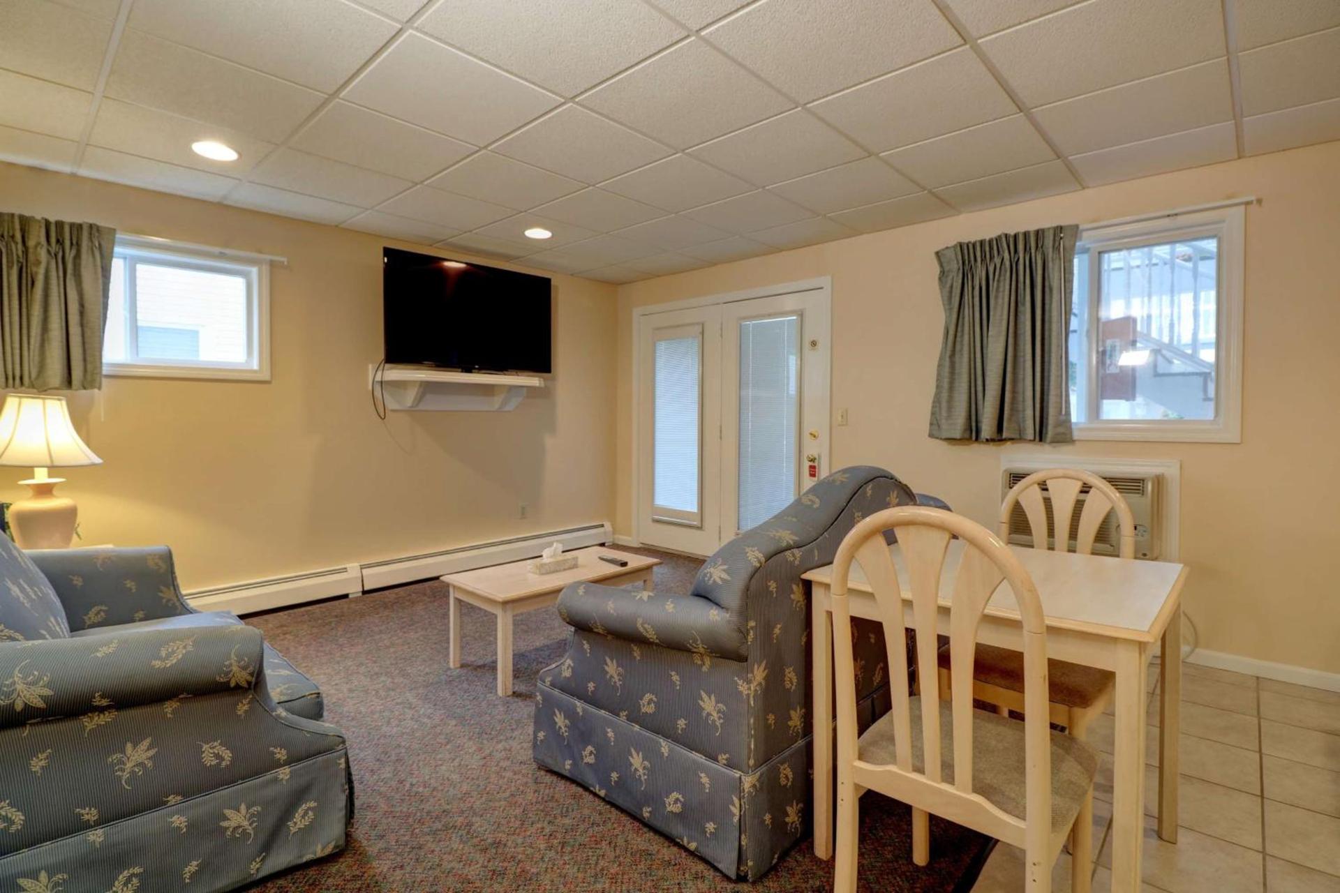 Sea View Inn photo 36