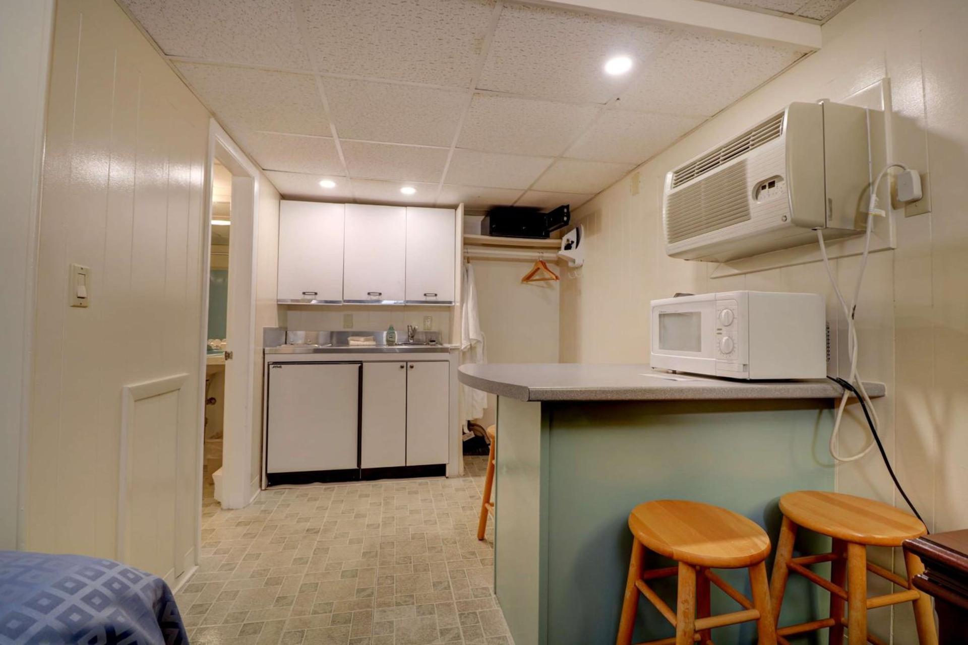 Sea View Inn photo 10
