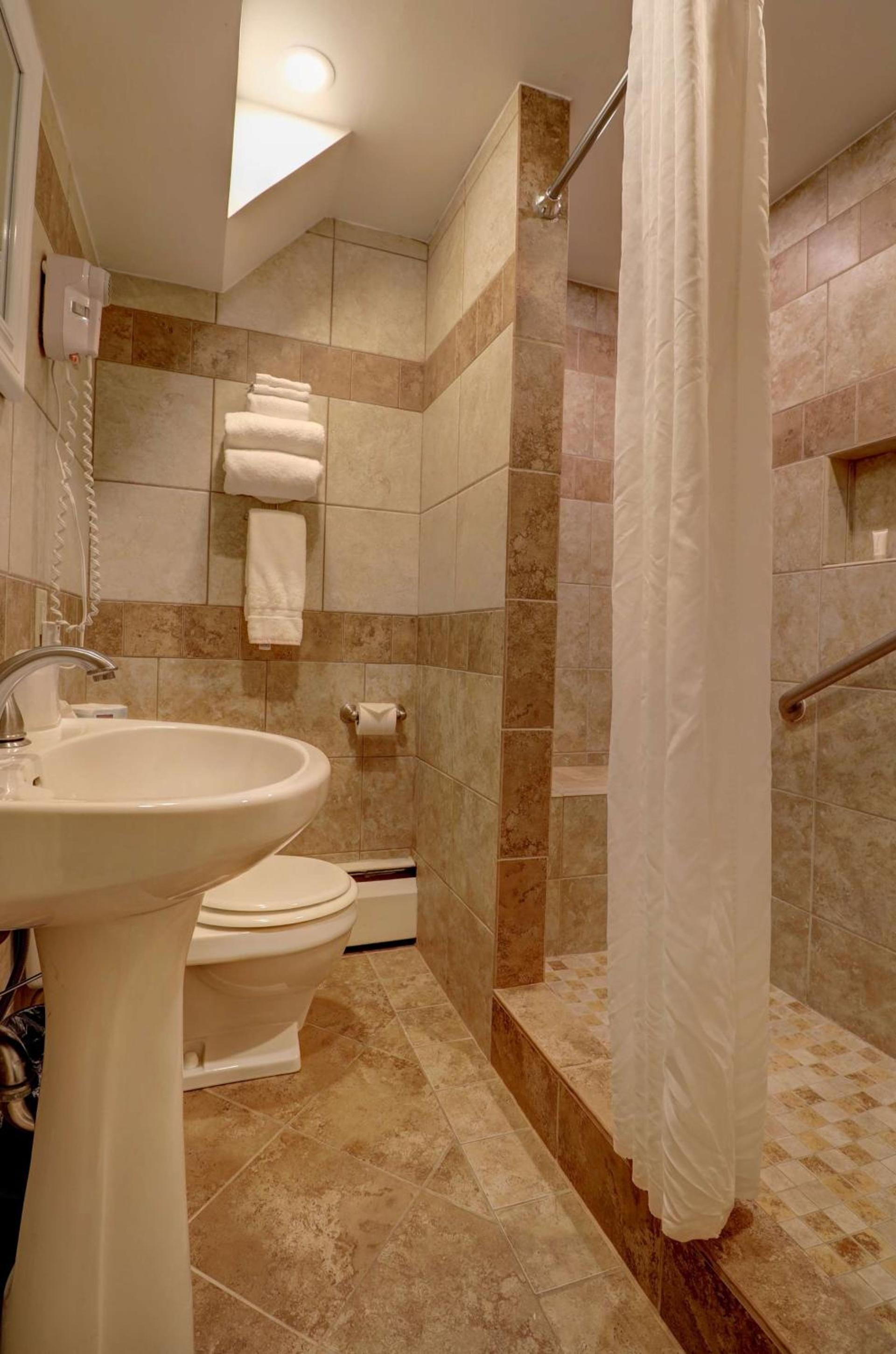Senator Inn & Spa photo 41