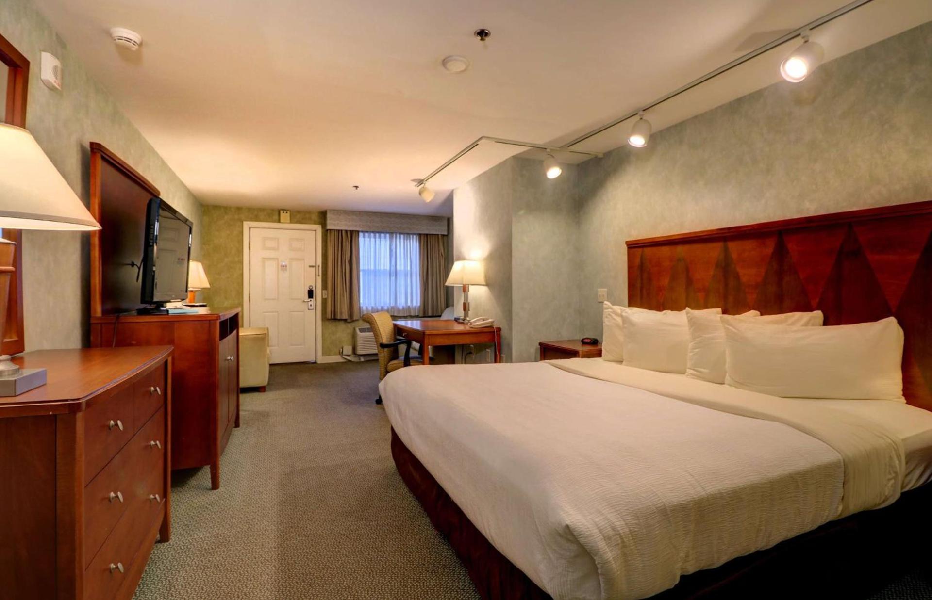 Senator Inn & Spa photo 58