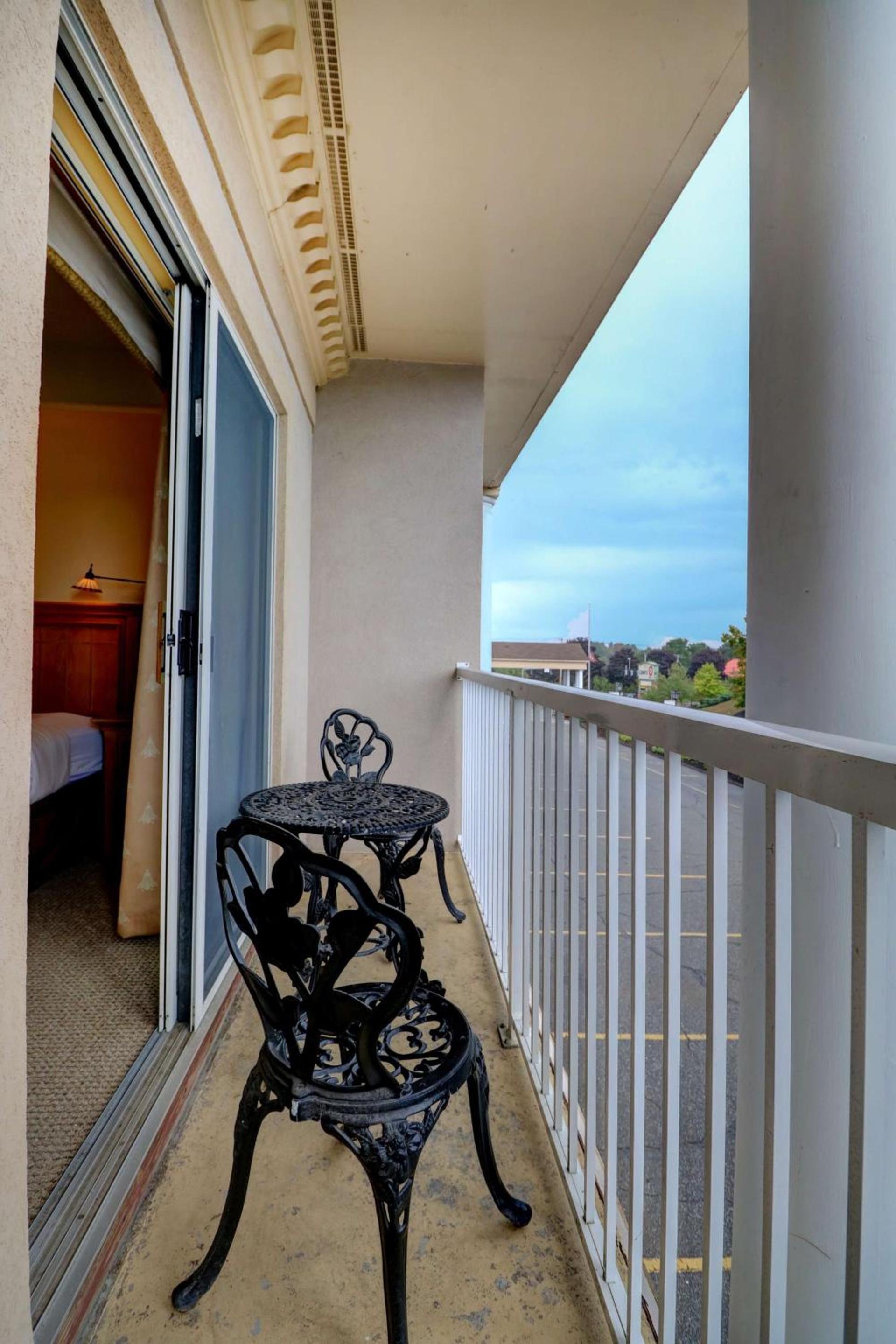 Senator Inn & Spa photo 36