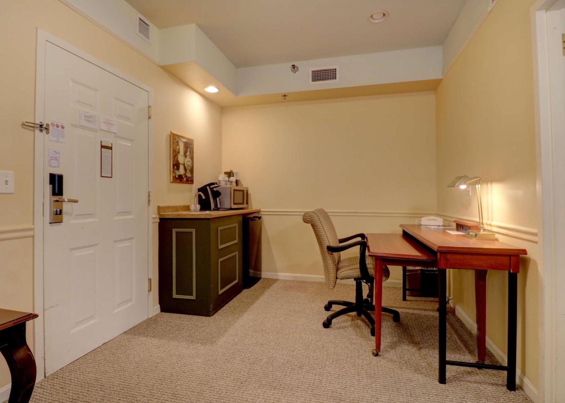 Senator Inn & Spa photo 30