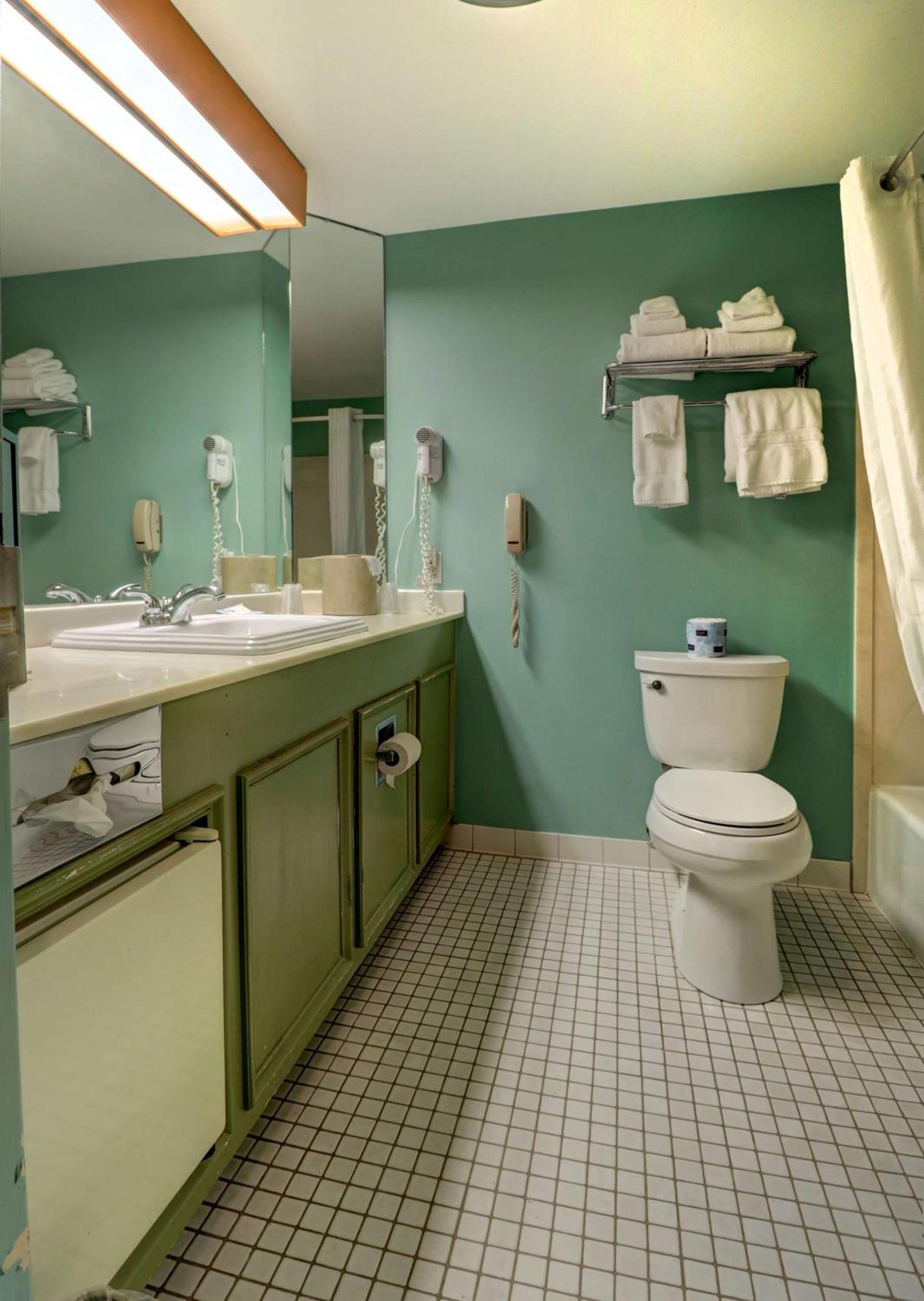 Senator Inn & Spa photo 72