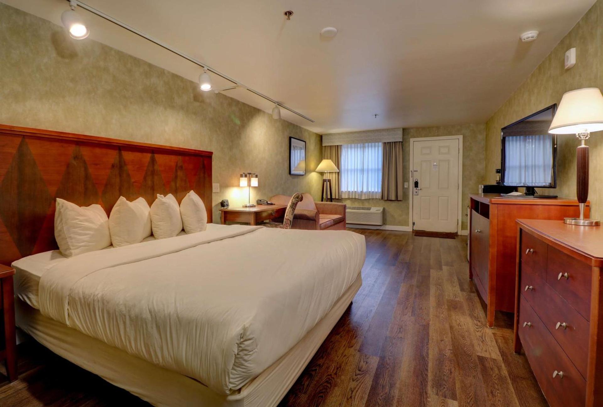 Senator Inn & Spa photo 80