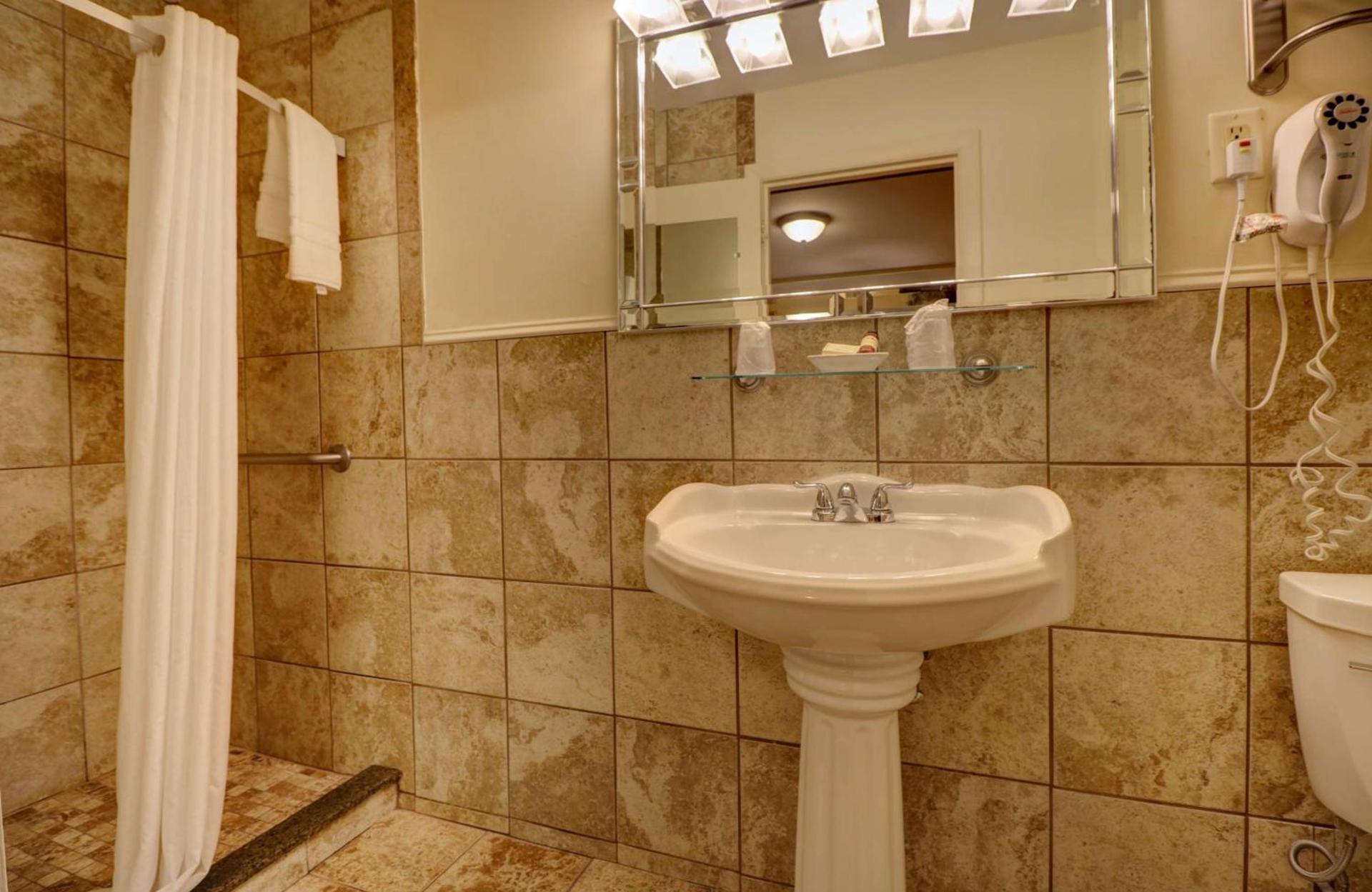 Senator Inn & Spa photo 85