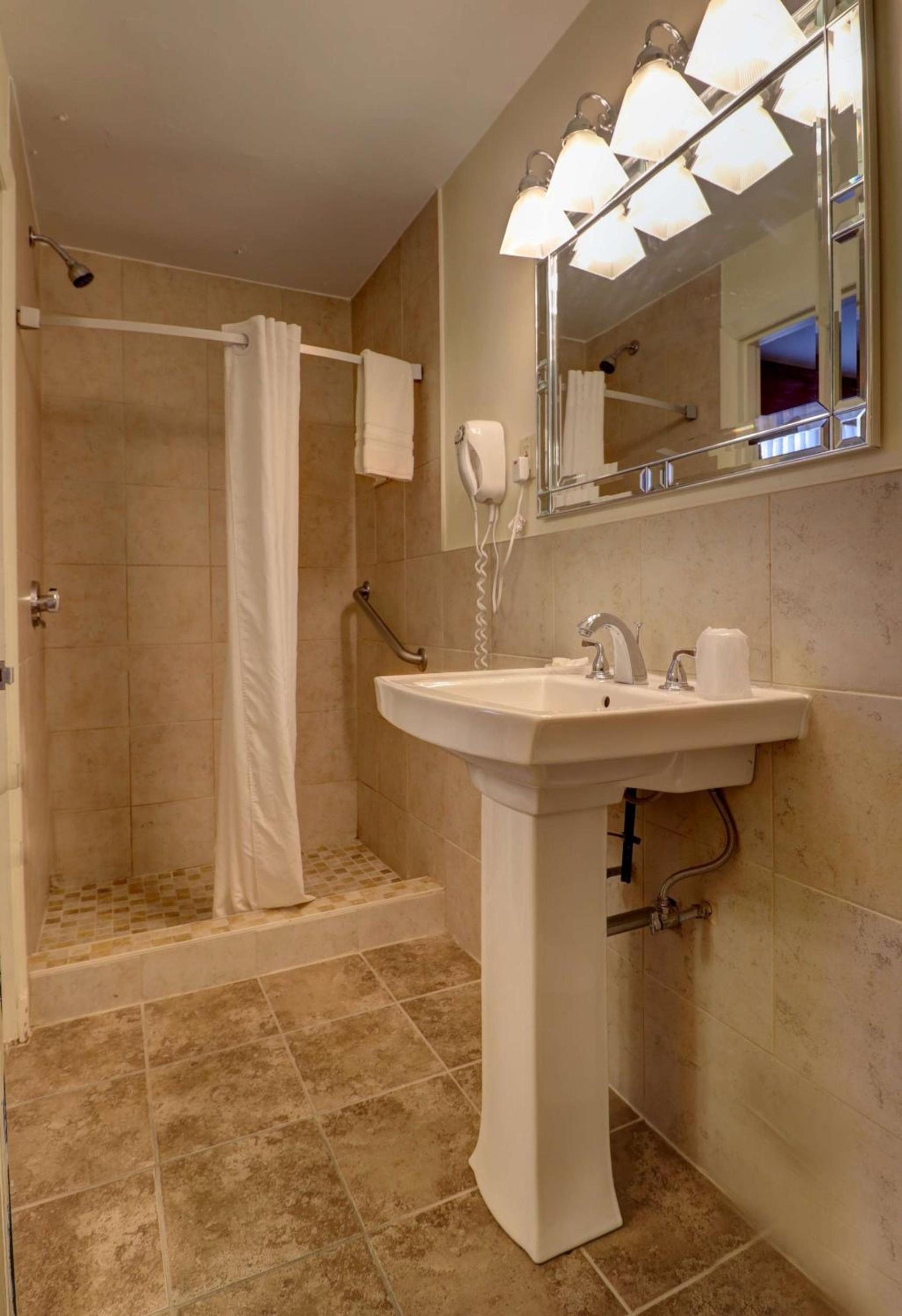 Senator Inn & Spa photo 88