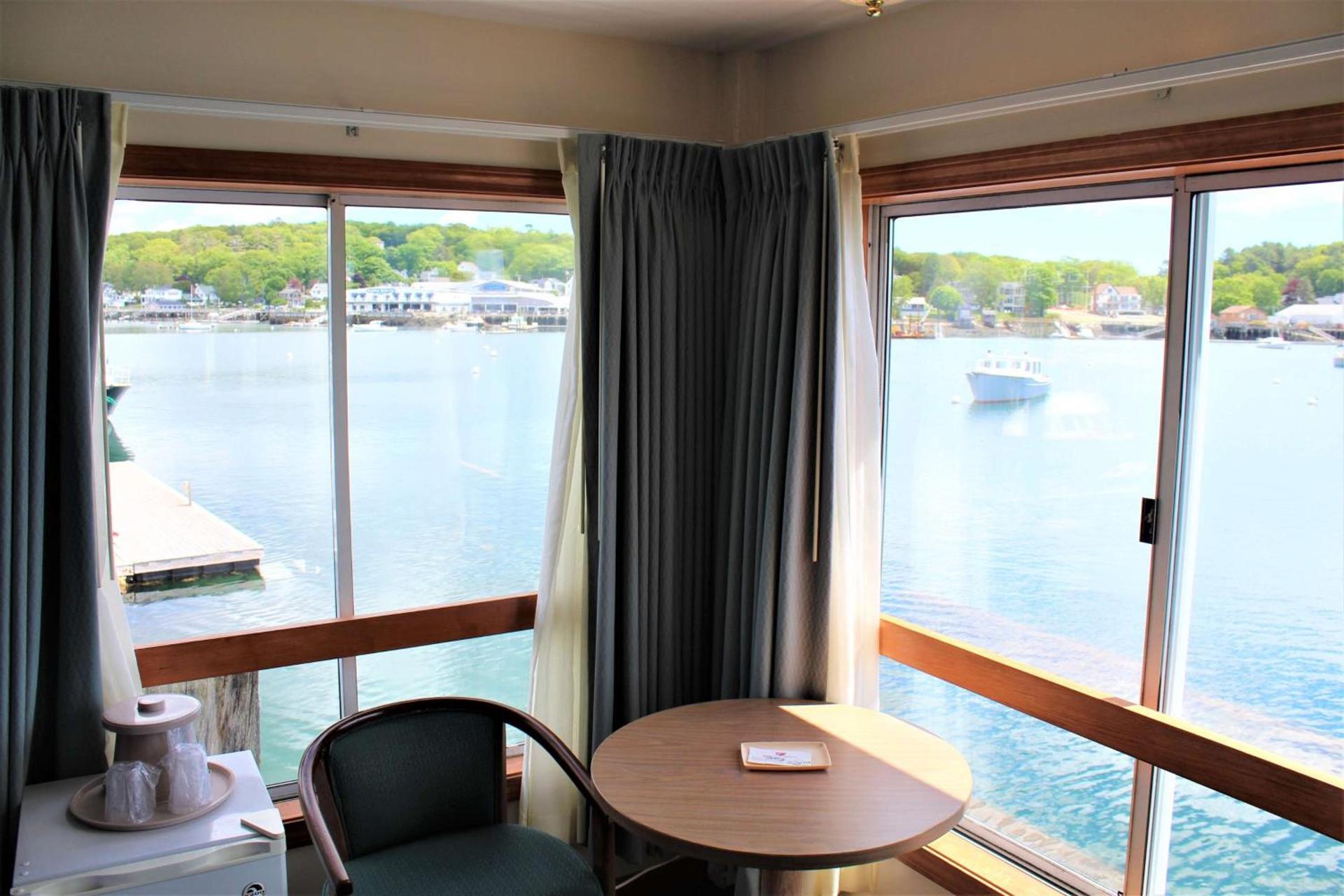 Tugboat Inn photo 39