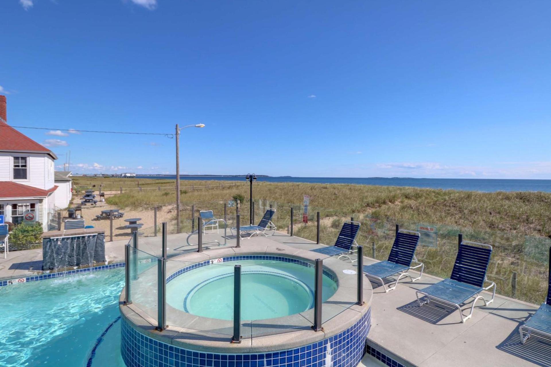 Waves Oceanfront Resort photo 37