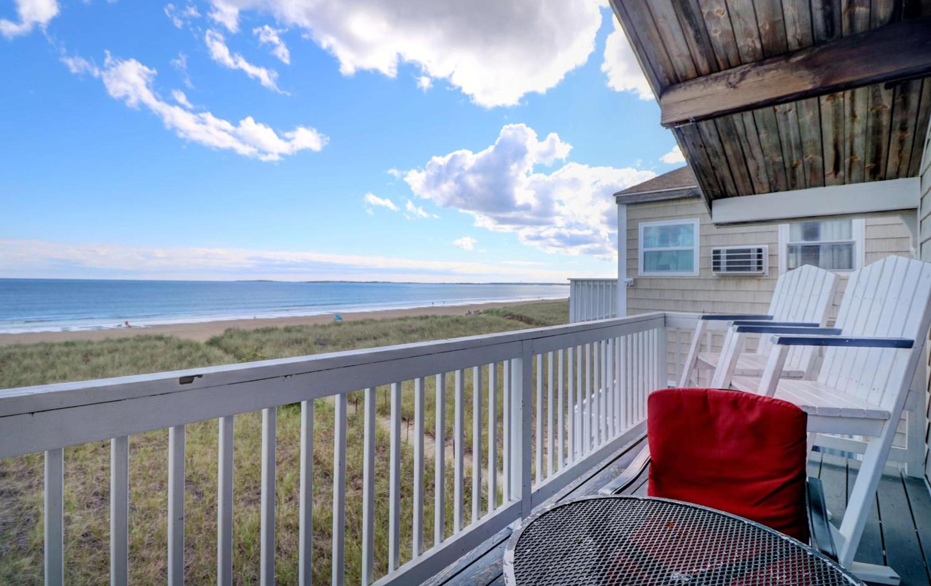 Waves Oceanfront Resort photo 2