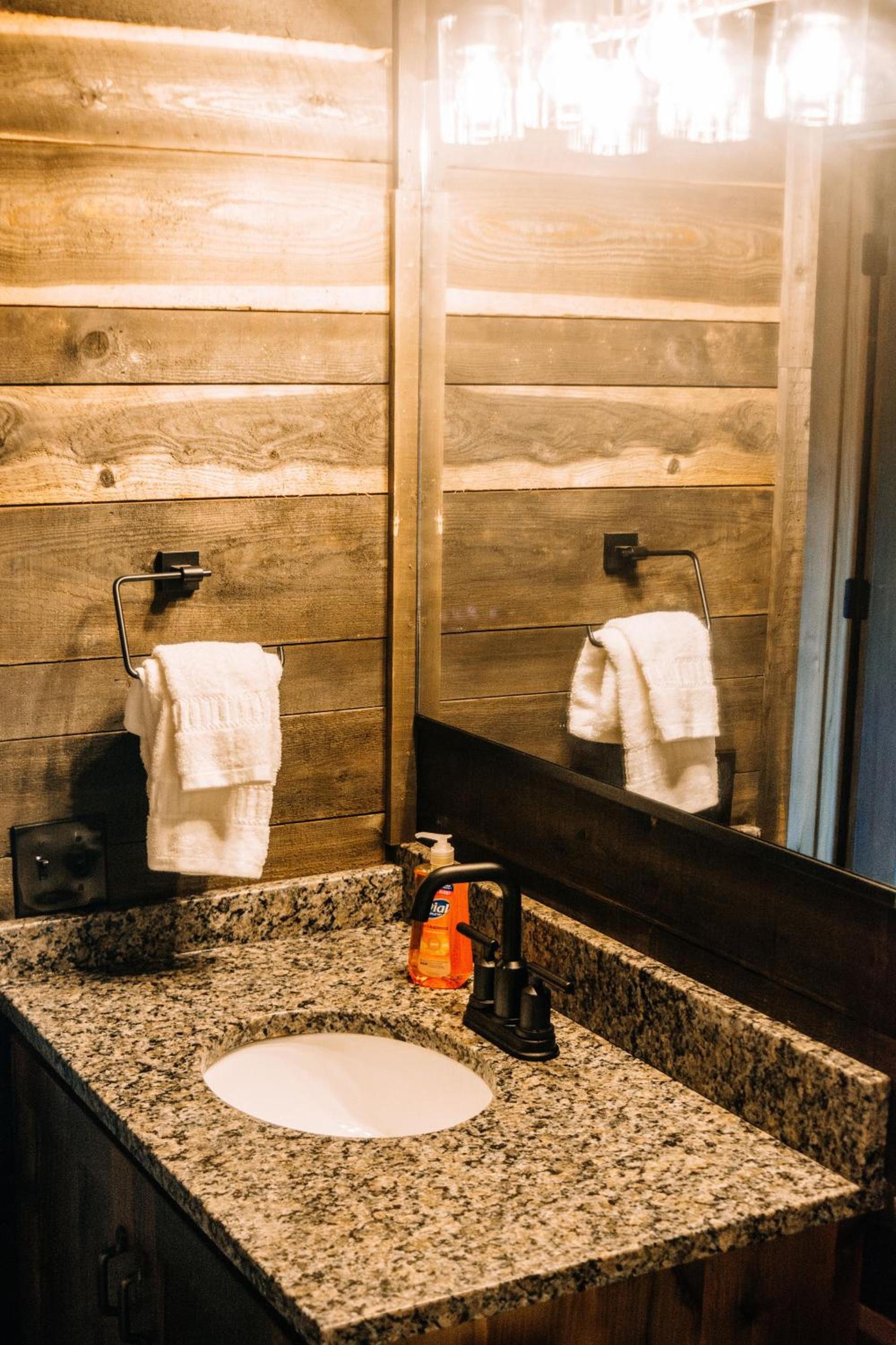 Pendleton Pointe photo 9