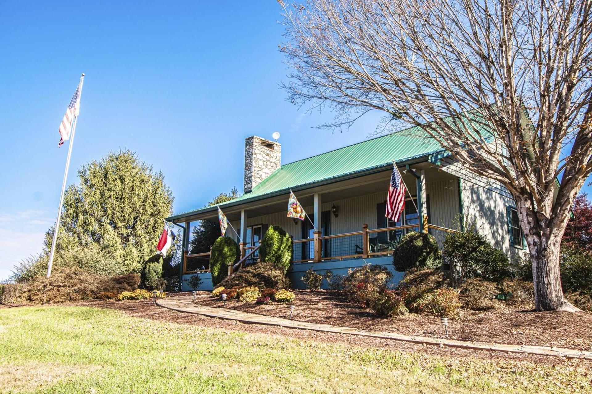 Mountain Loft Resort - Lake Lure, NC photo 10