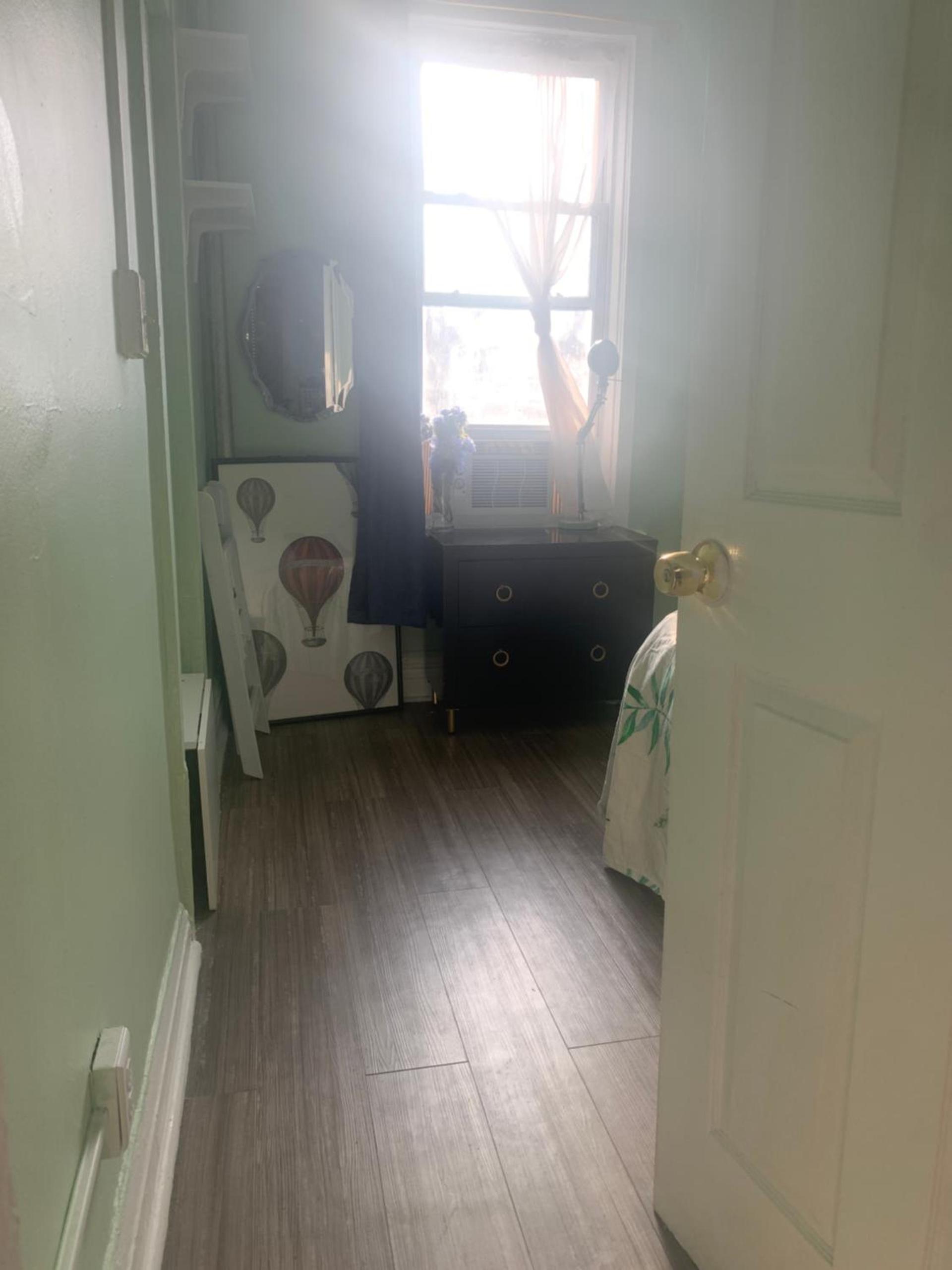 The Crown Nostrand photo 4