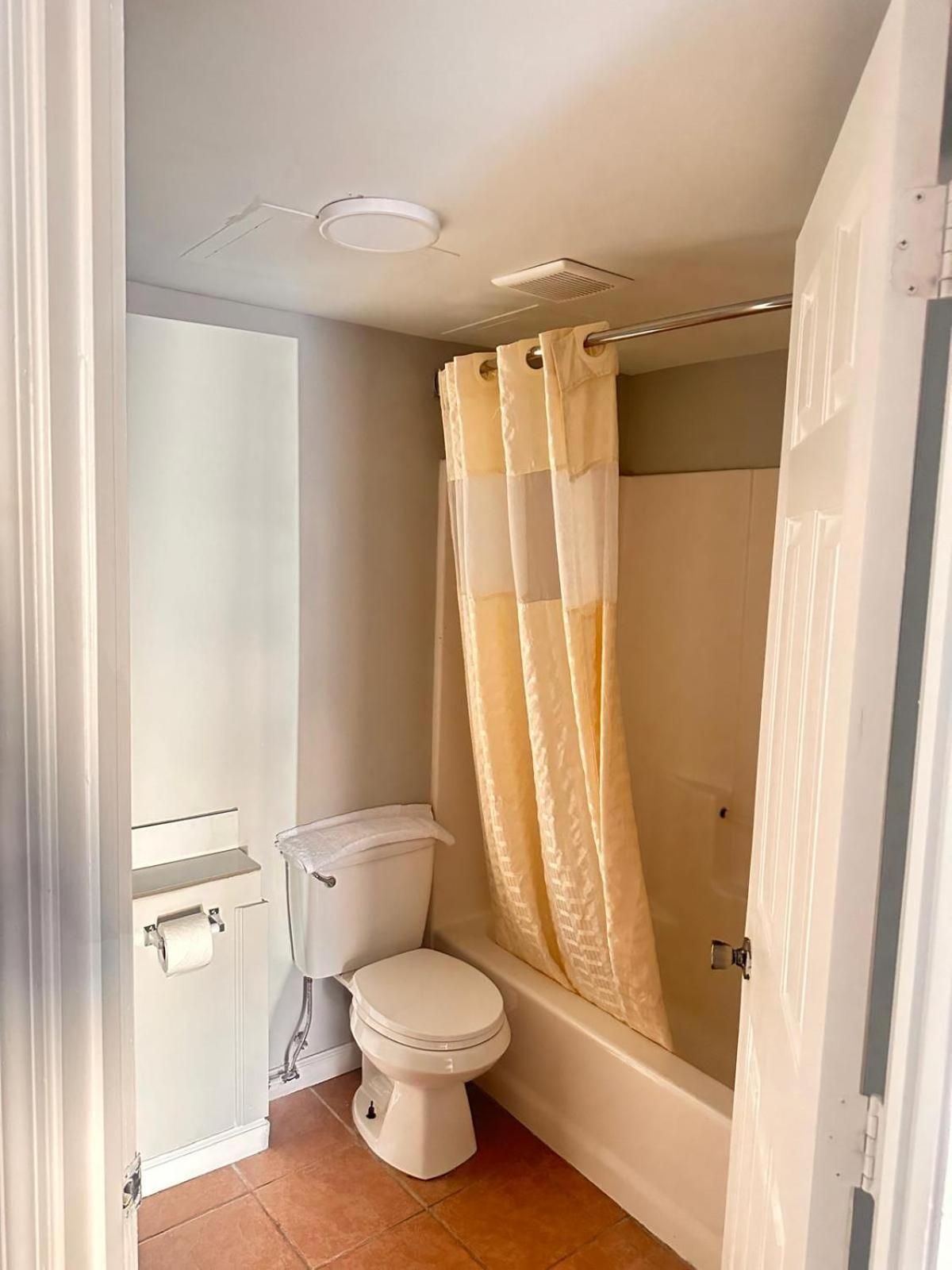 Budget Inn photo 6