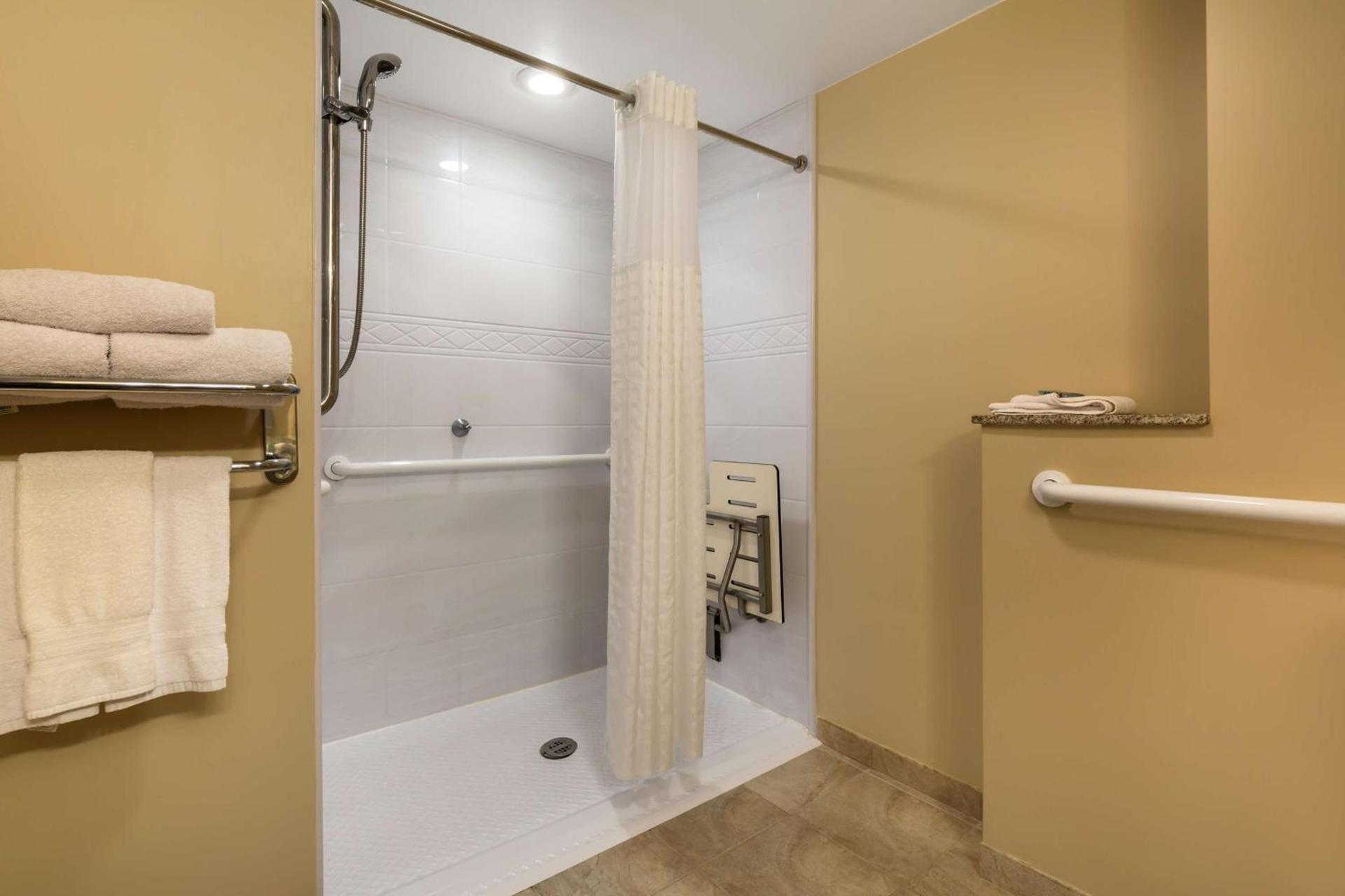 Best Western Braintree Inn photo 15